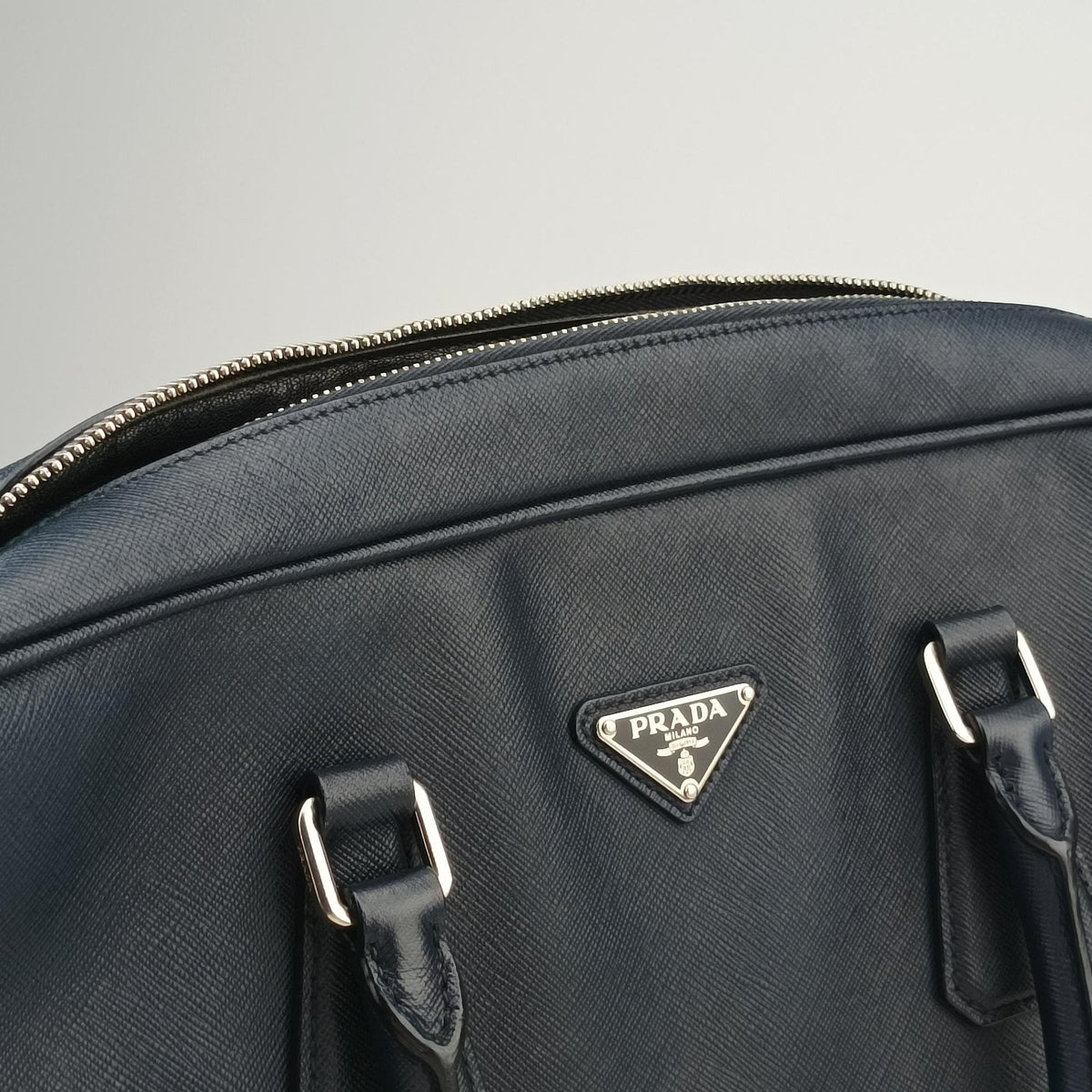 Pre-owned Prada Business Briefcase Navy SAFFIANO Leather 2VE011 shoulderbag | stylenewstar