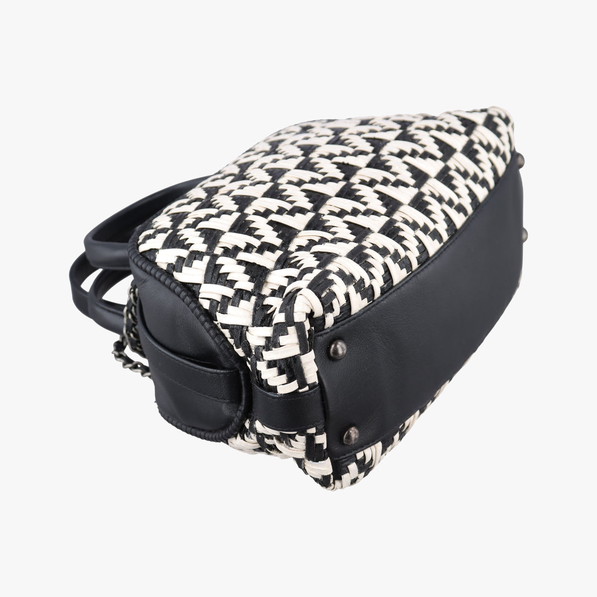 Vintage Chanel CC Woven Bowling White x Black Leather A93123 handbag | stylenewstar