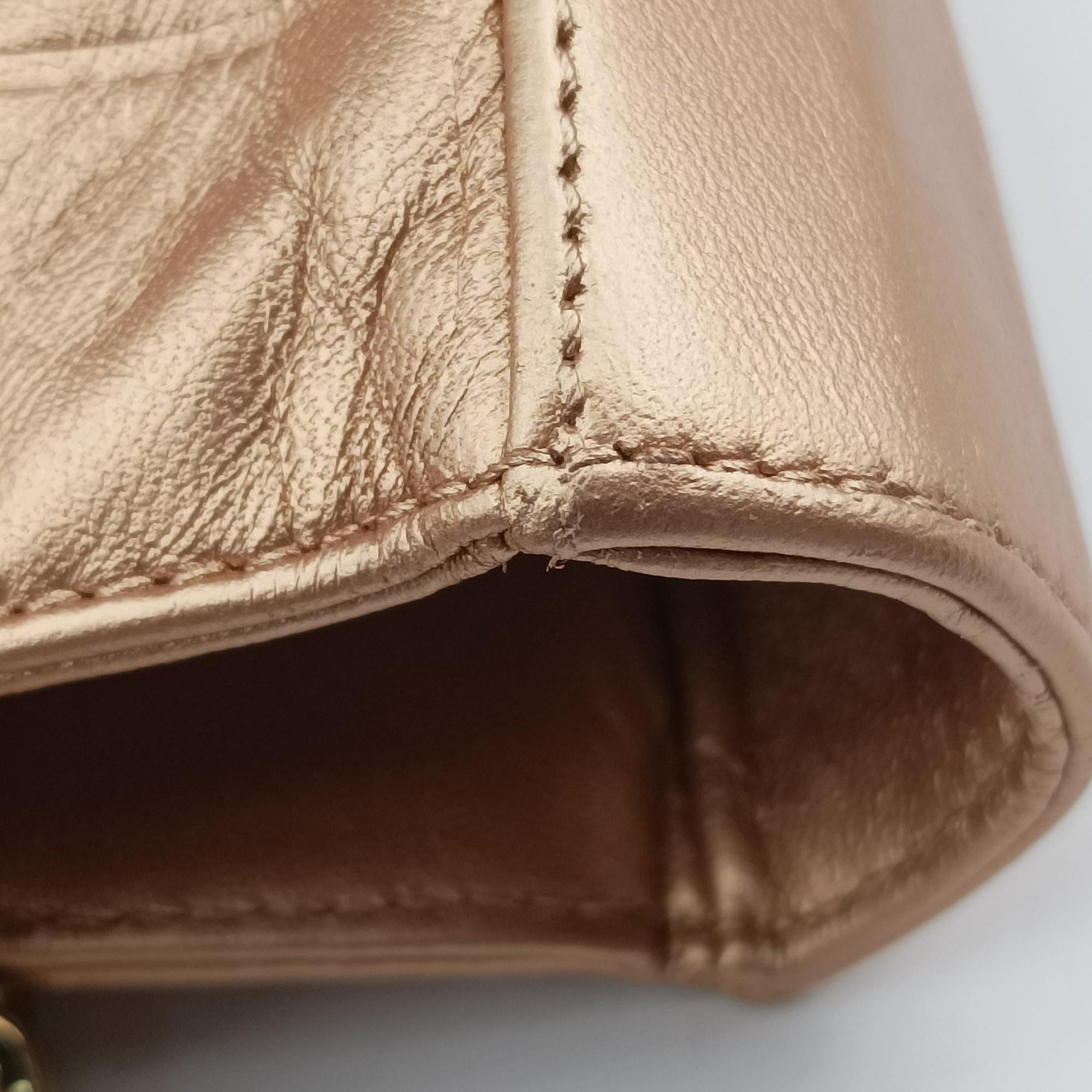 Pre-owned Chanel Choco Bar Golden lambskin A17443 handbag | stylenewstar