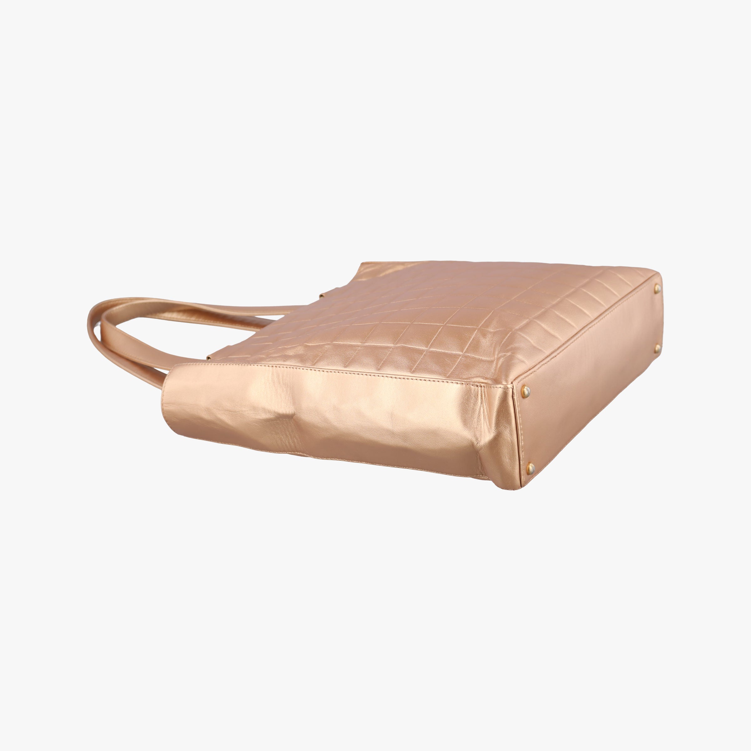 Pre-owned Chanel Choco Bar Golden lambskin A17443 handbag | stylenewstar