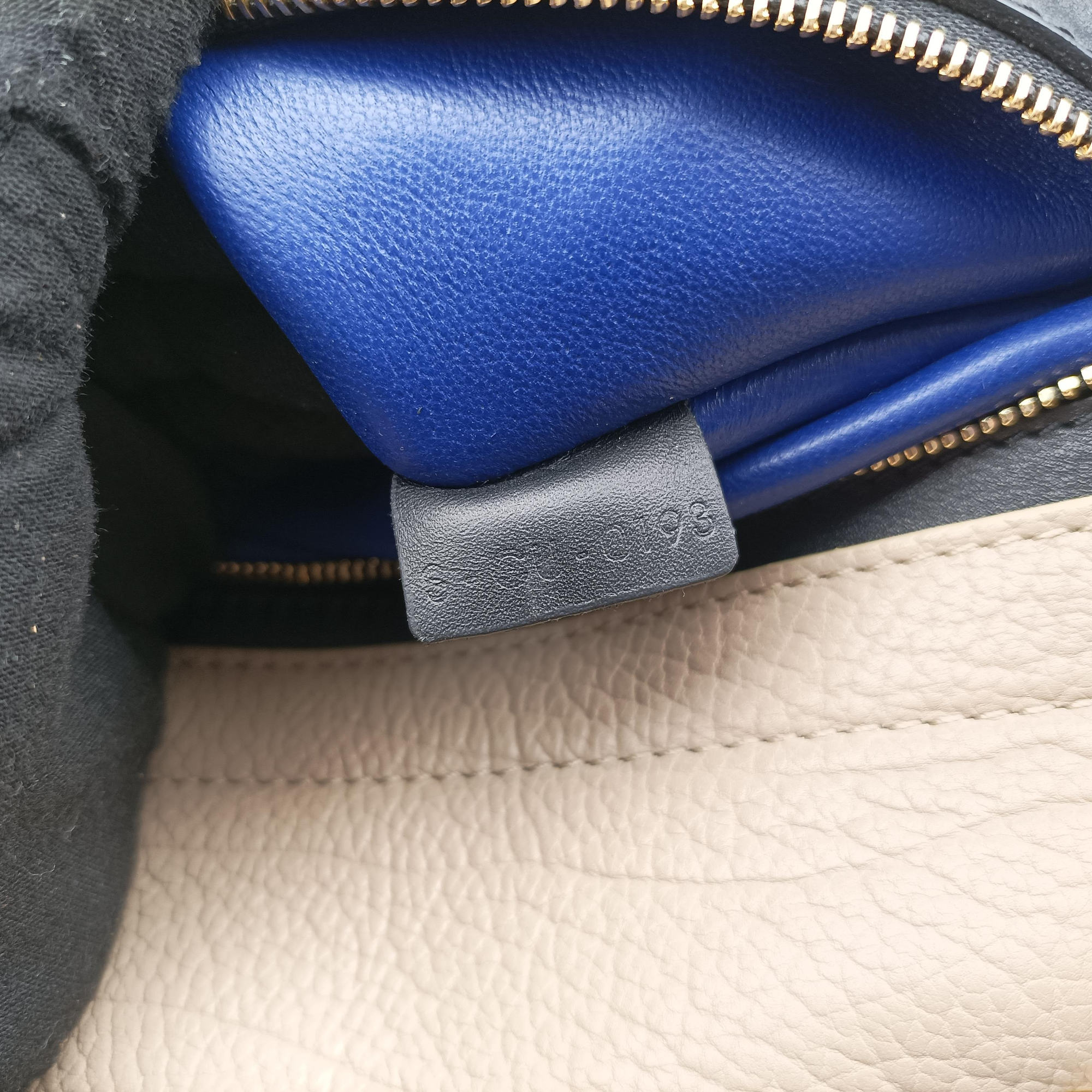 Pre-owned Celine Trapeze Beige×black×blue Suede × leather  shoulderbag | stylenewstar