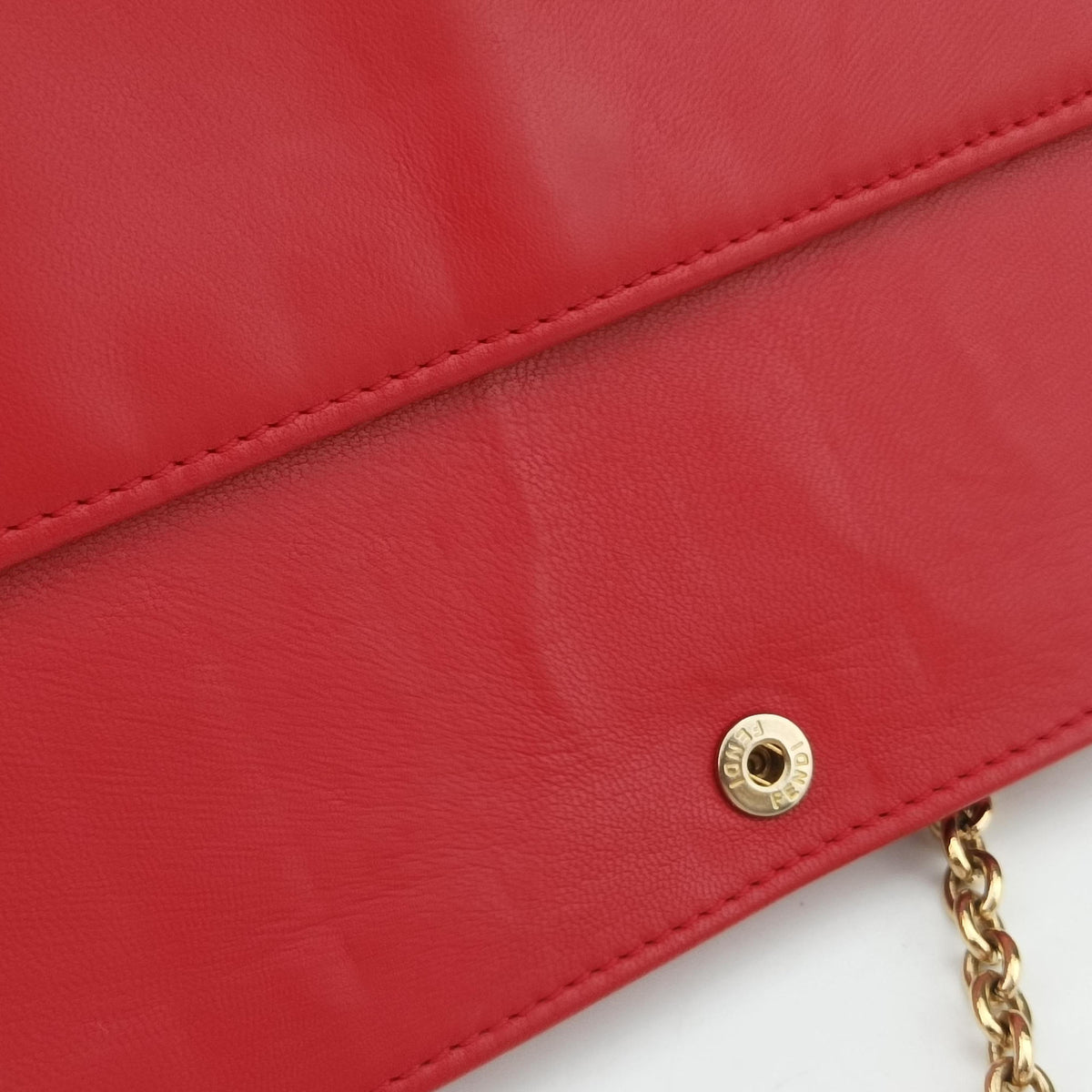 Pre-owned Fendi Embossed Logo Red lambskin 8M0219 shoulderbag | stylenewstar