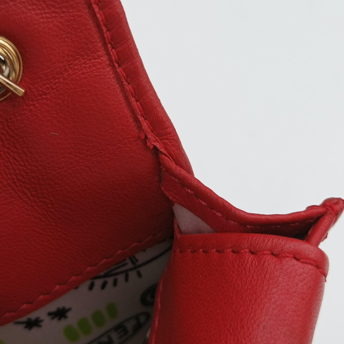 Pre-owned Fendi Embossed Logo Red lambskin 8M0219 shoulderbag | stylenewstar