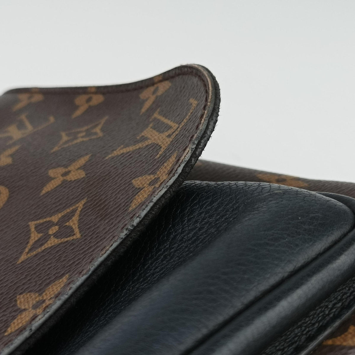 Secondhand Louis Vuitton MARIGNAN brown×black Monogram Canvas×calf leather M44259 shoulderbag | stylenewstar