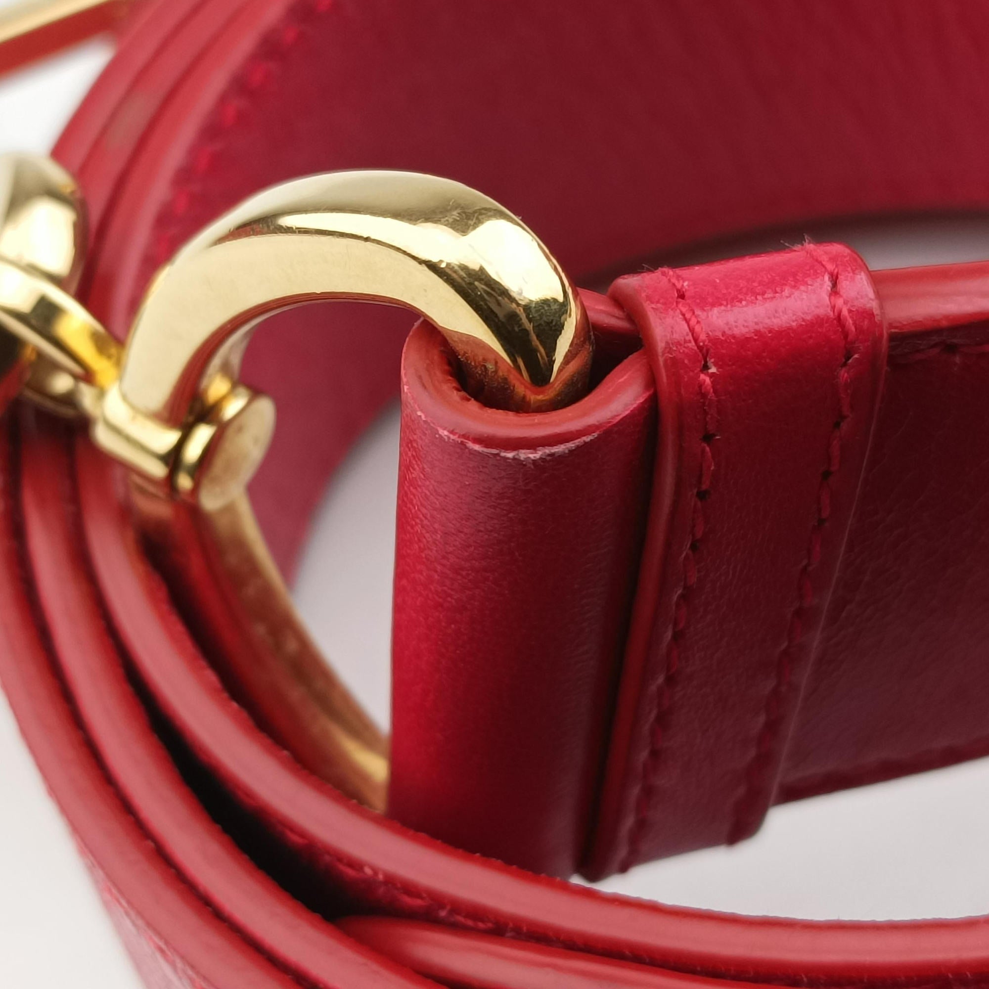 Secondhand Christian Dior 30 MONTAIGNE Red Leather  shoulderbag | stylenewstar