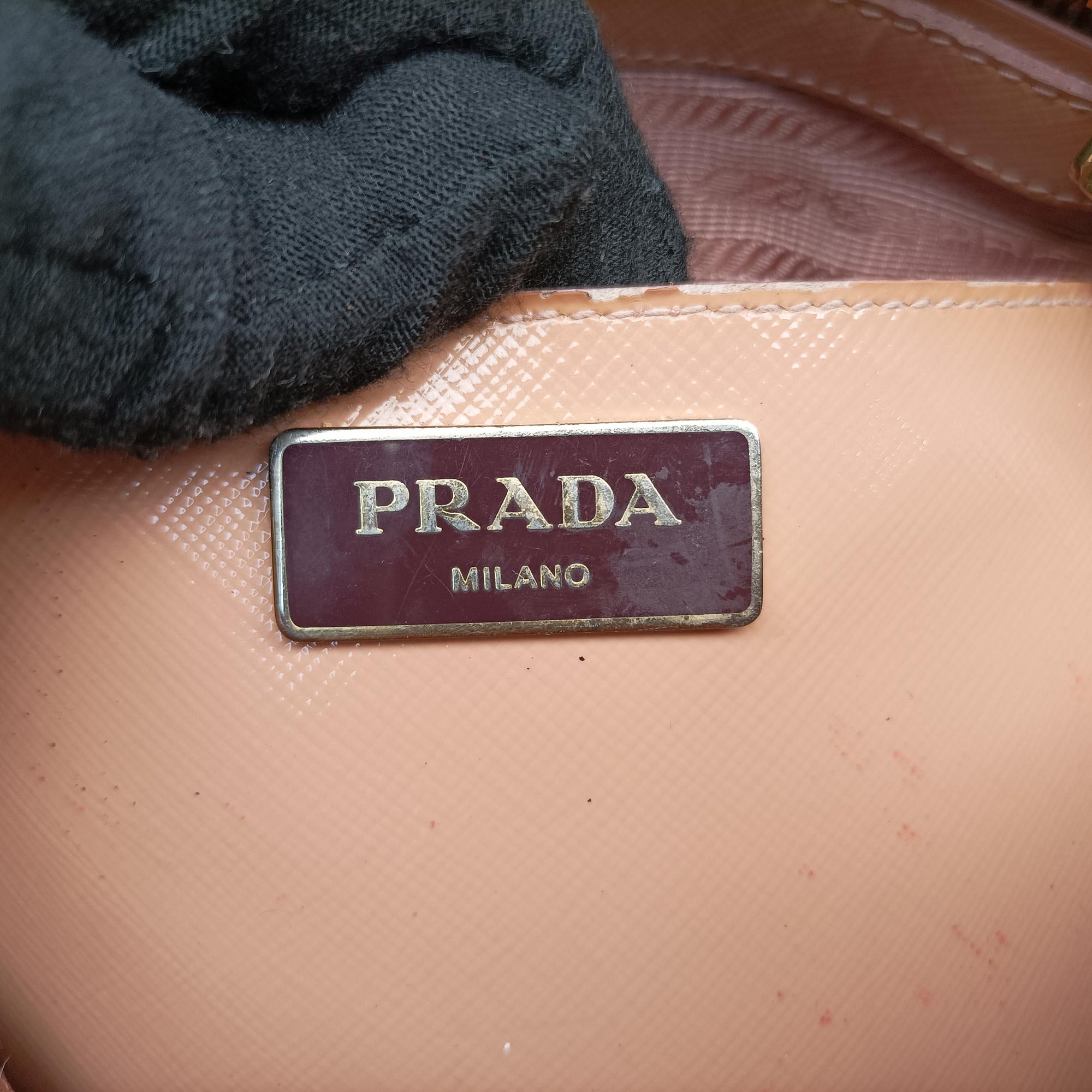 Vintage Prada Promenade Beige SAFFIANO patent BN2567 handbag | stylenewstar