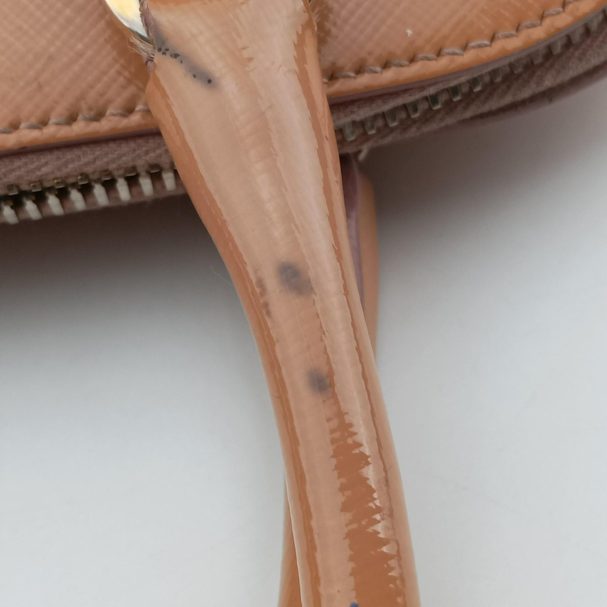Vintage Prada Promenade Beige SAFFIANO patent BN2567 handbag | stylenewstar