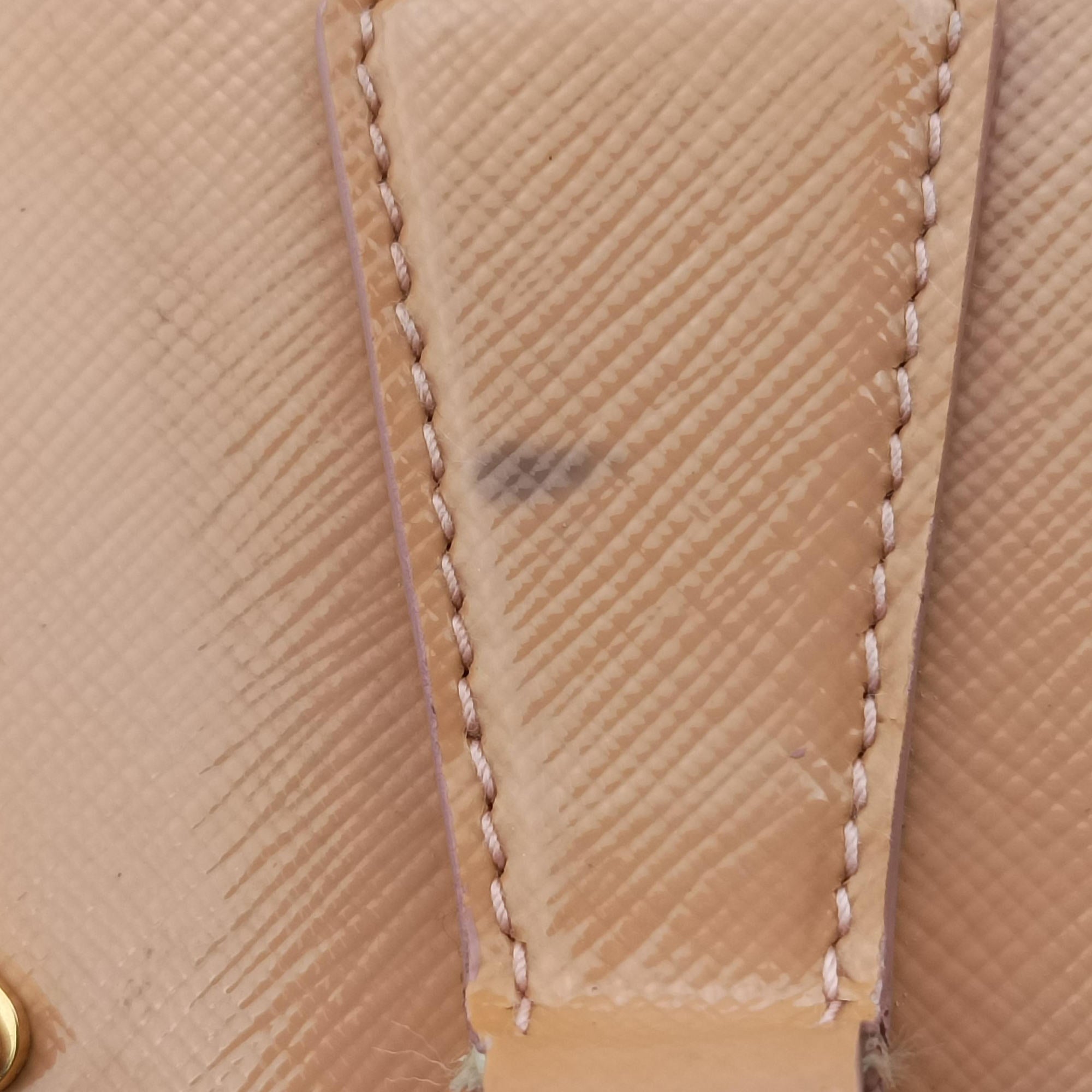 Vintage Prada Promenade Beige SAFFIANO patent BN2567 handbag | stylenewstar
