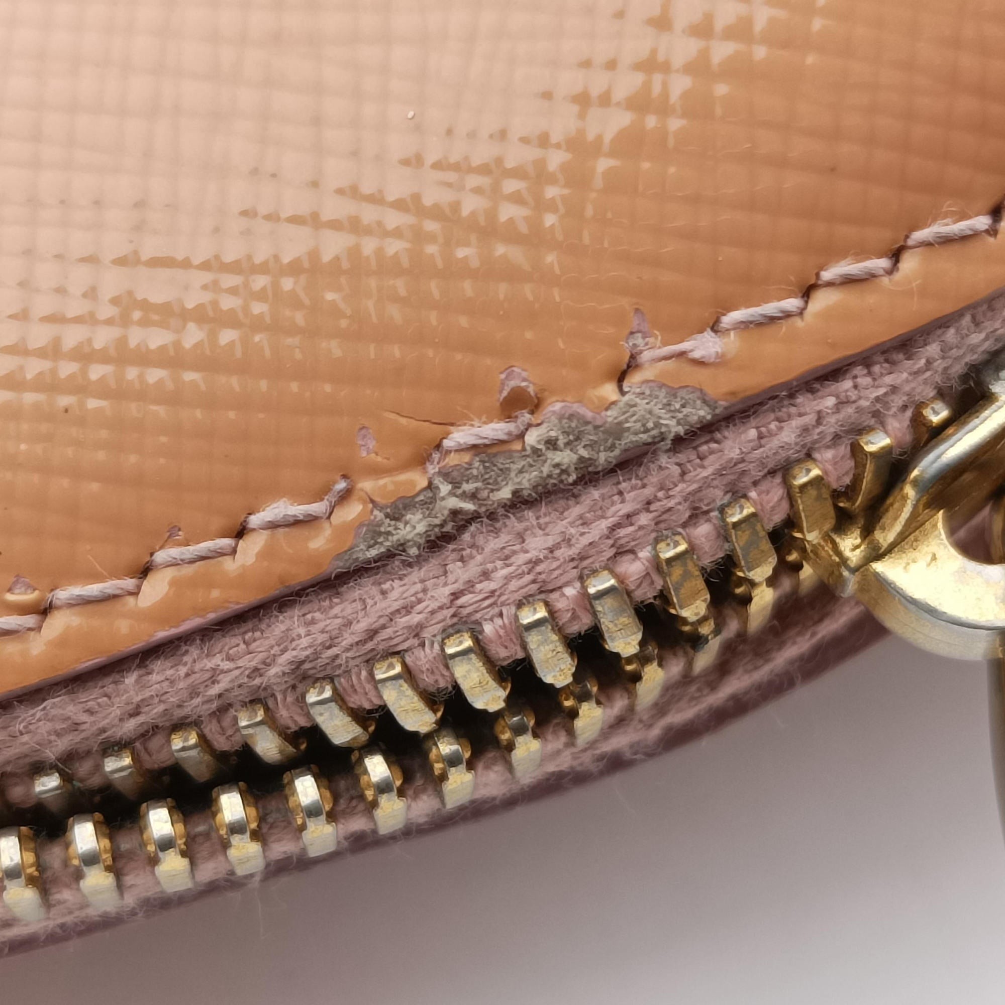 Vintage Prada Promenade Beige SAFFIANO patent BN2567 handbag | stylenewstar