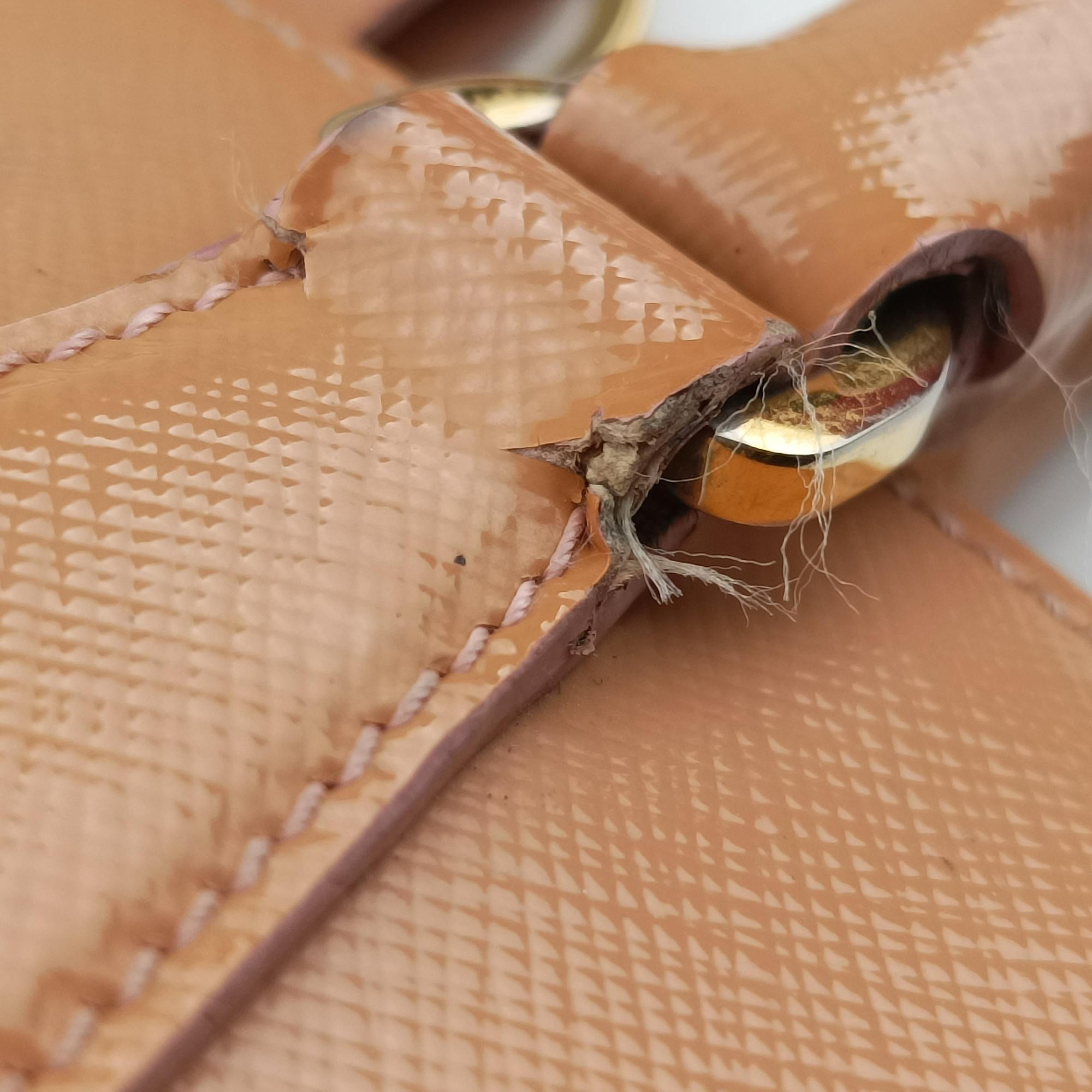 Vintage Prada Promenade Beige SAFFIANO patent BN2567 handbag | stylenewstar