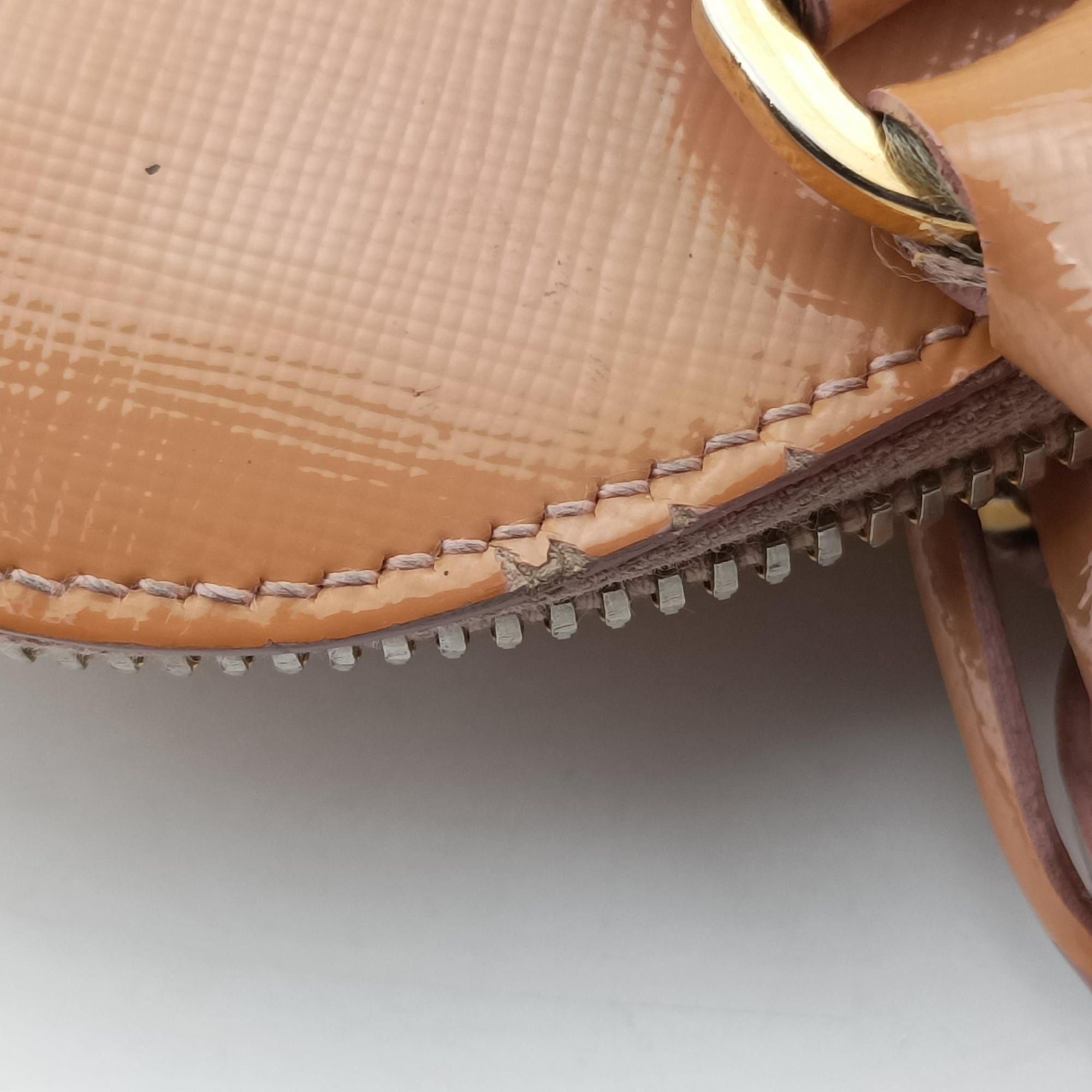 Vintage Prada Promenade Beige SAFFIANO patent BN2567 handbag | stylenewstar