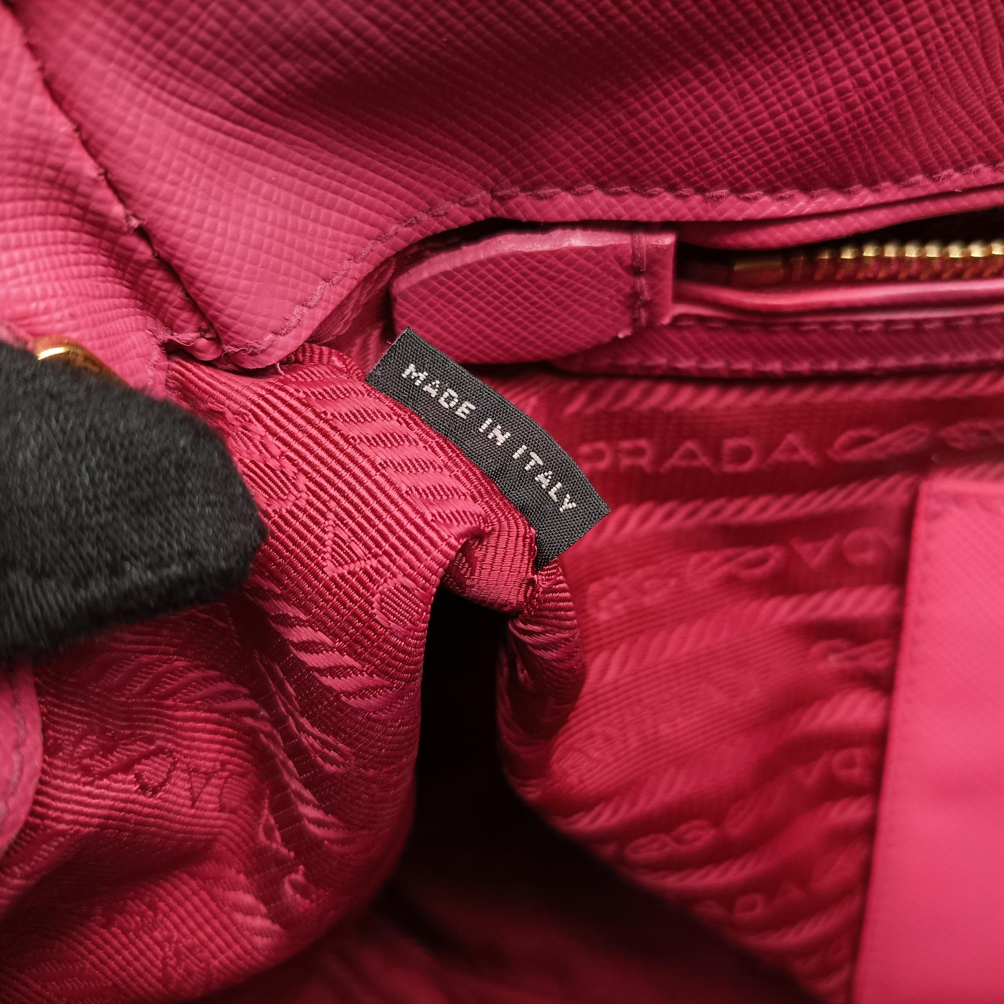 Secondhand Prada Galleria Pink SAFFIANO Leather BN1786 shoulderbag | stylenewstar