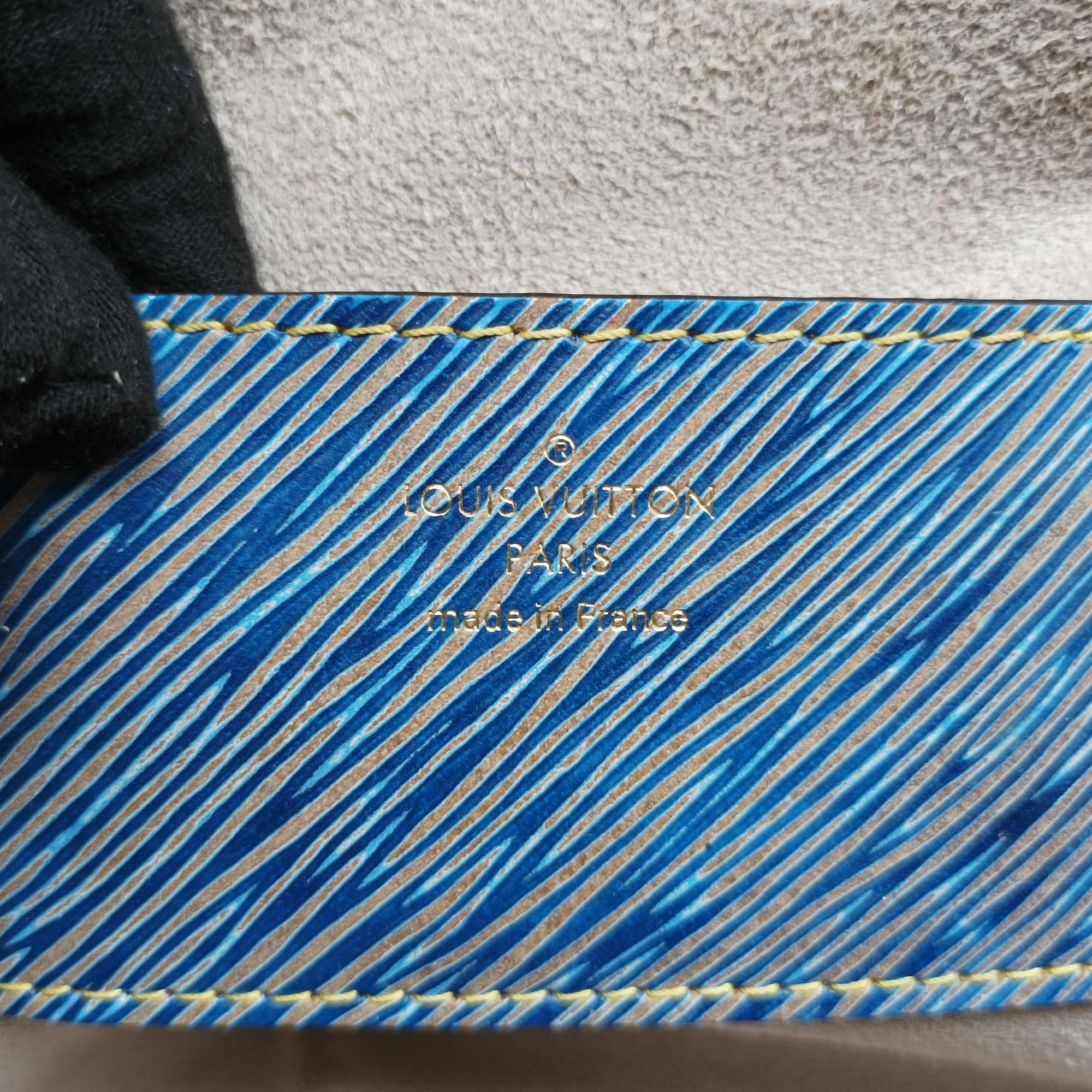 Secondhand Louis Vuitton Twist MM Denim blue Epi M50271 shoulderbag | stylenewstar