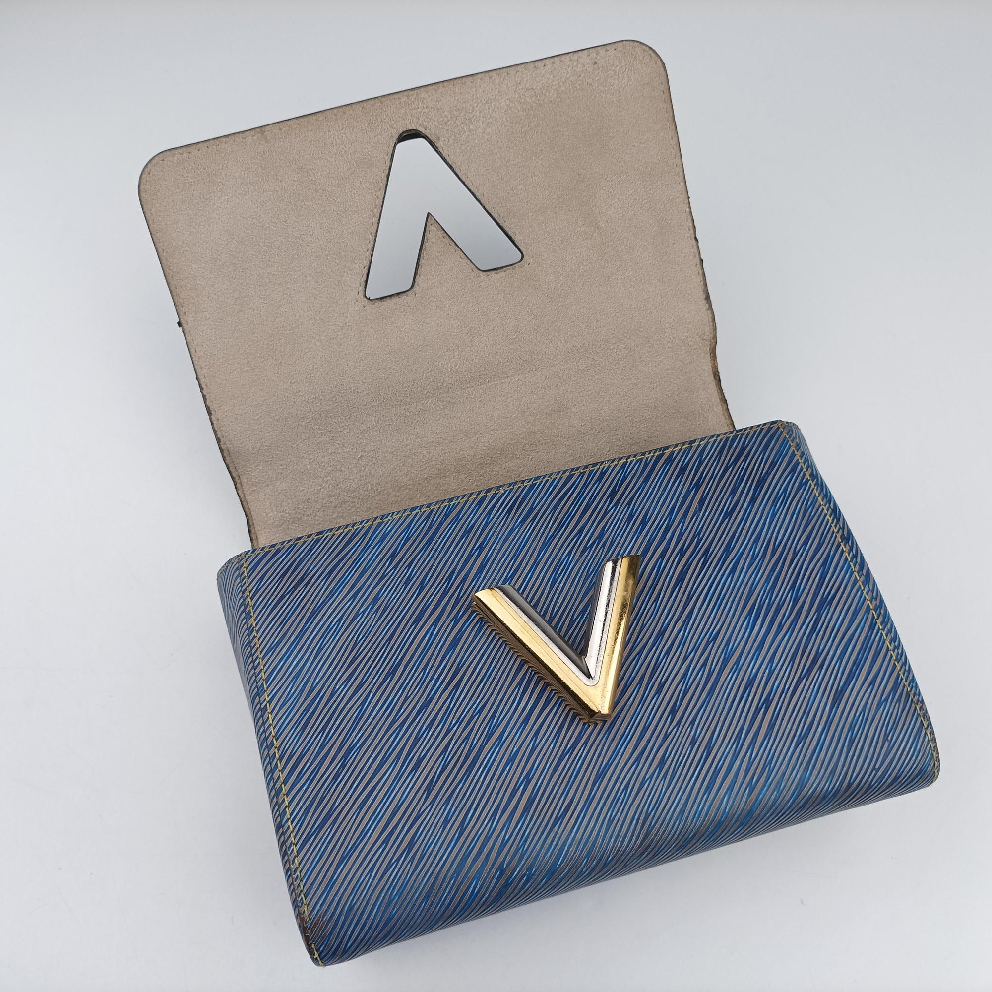 Secondhand Louis Vuitton Twist MM Denim blue Epi M50271 shoulderbag | stylenewstar