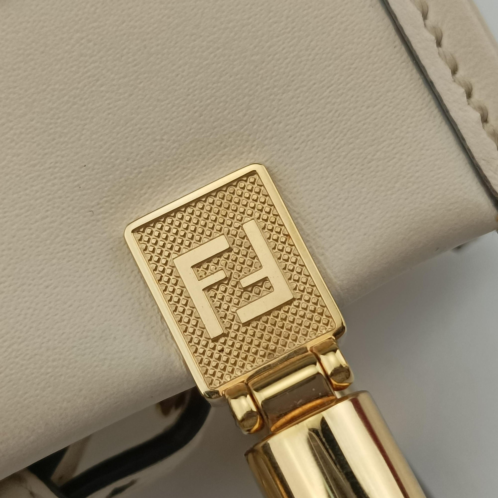 Pre-owned Fendi MINI SUNSHINE SHOPPER Beige Leather 8BS051 shoulderbag | stylenewstar