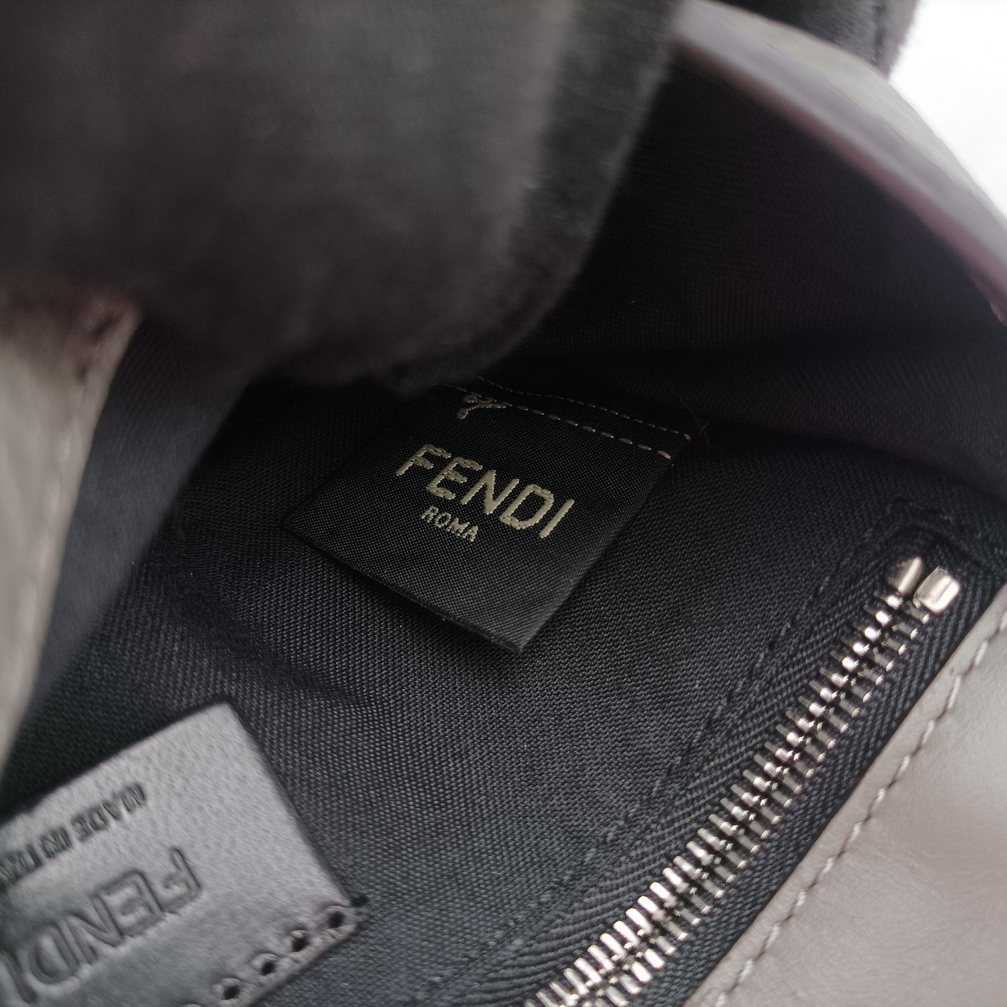 Pre-owned Fendi FF Logo Baguette slim Grey Leather 7M0295 shoulderbag | stylenewstar