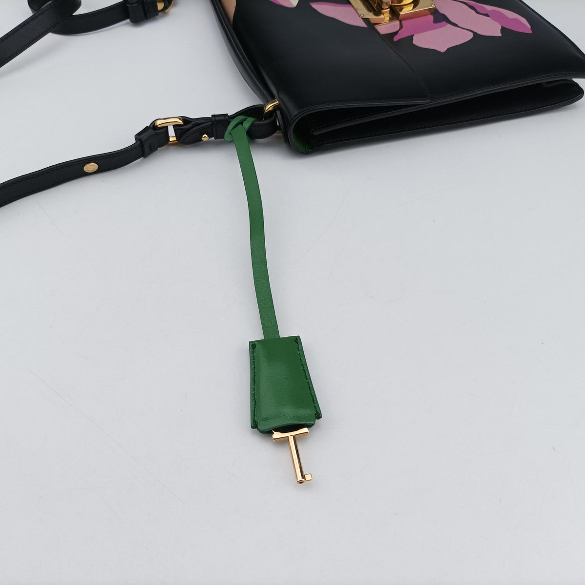 Pre-owned Ferragamo Marisol Floral Print Black x Multicolour Leather  shoulderbag | stylenewstar