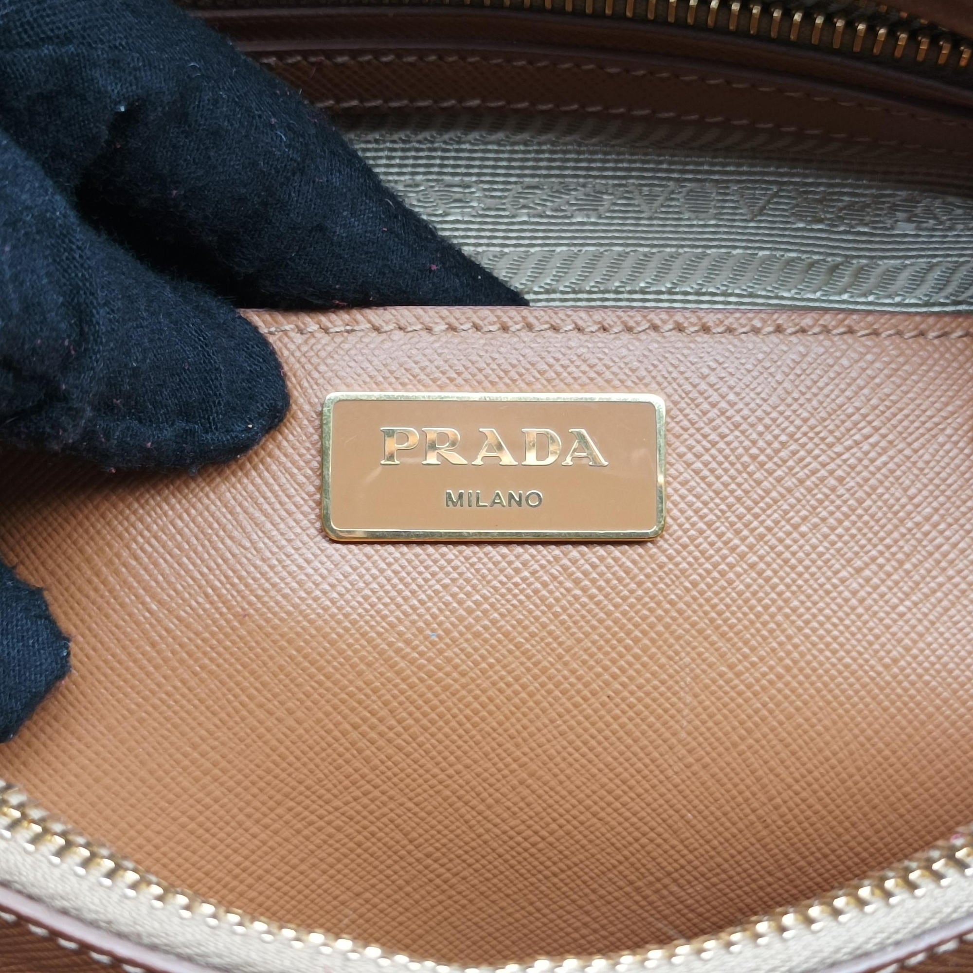 Pre-owned Prada Promenade Brown SAFFIANO patent BN2567 handbag | stylenewstar