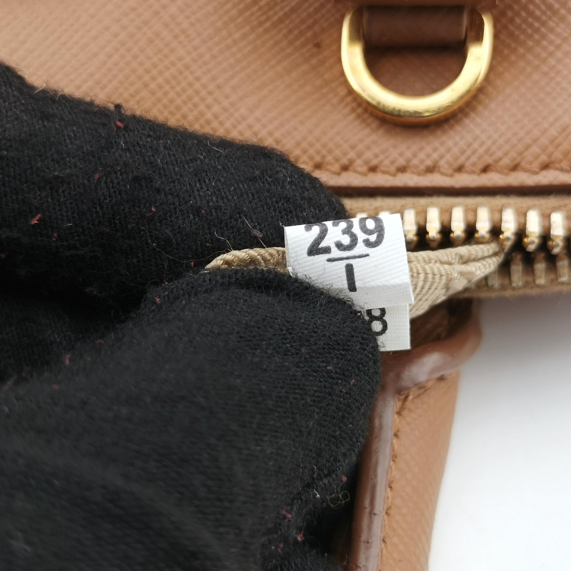 Pre-owned Prada Promenade Brown SAFFIANO patent BN2567 handbag | stylenewstar