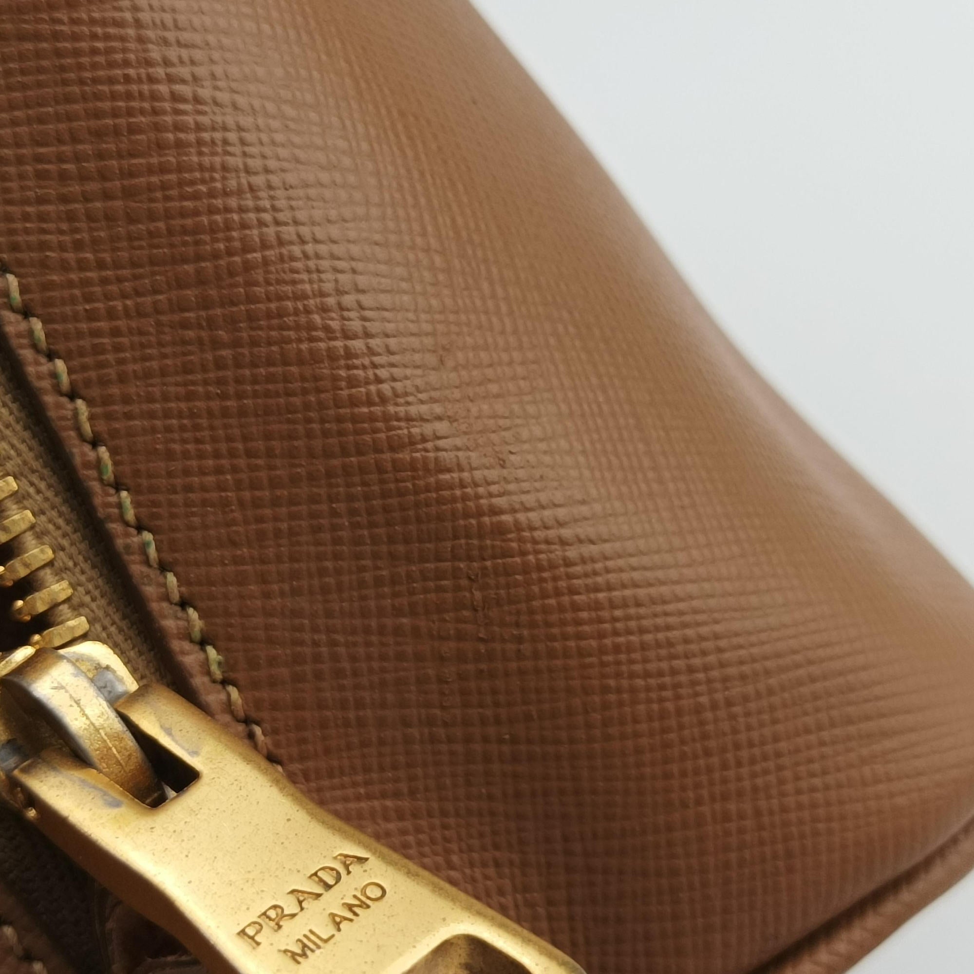 Pre-owned Prada Promenade Brown SAFFIANO patent BN2567 handbag | stylenewstar