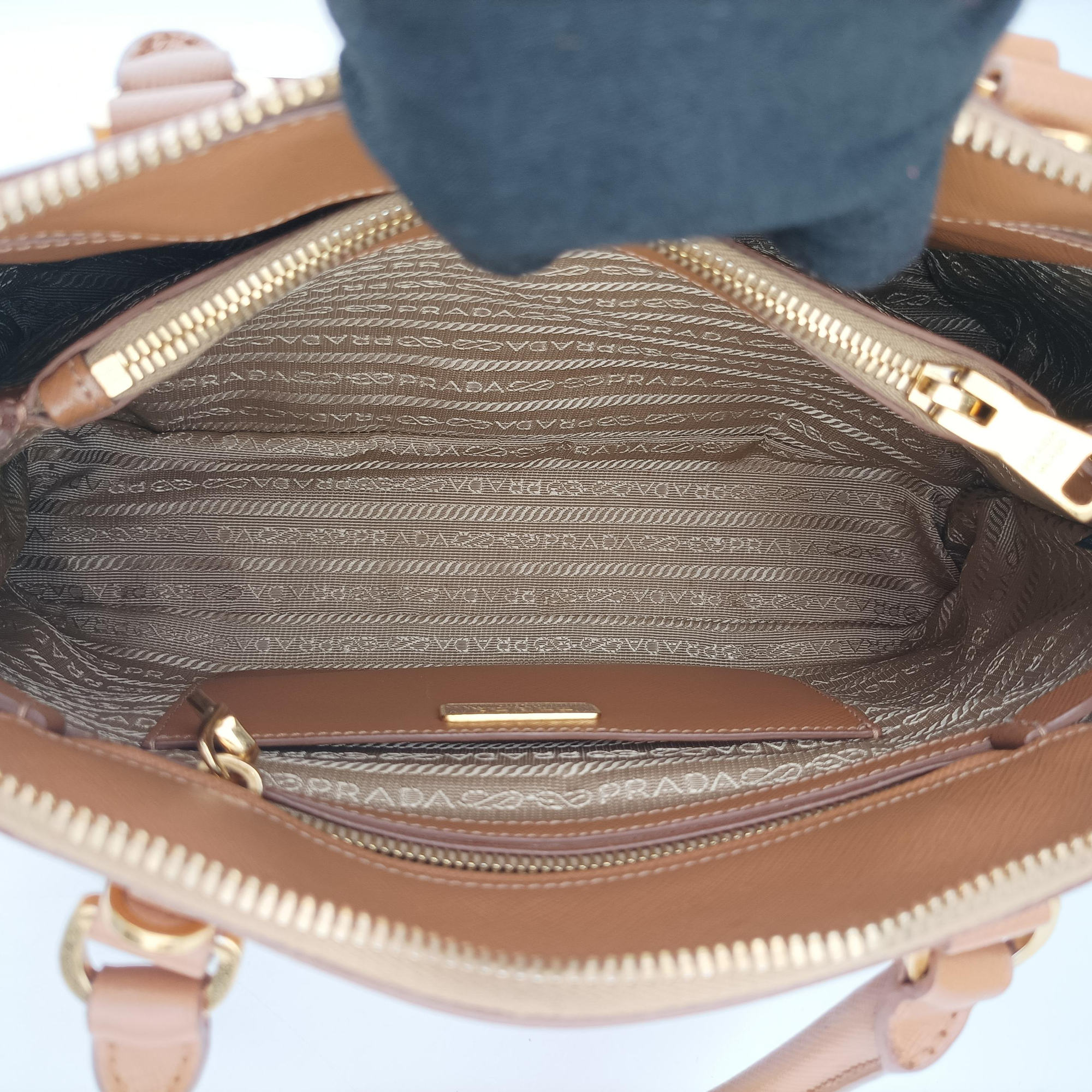 Pre-owned Prada Promenade Brown SAFFIANO patent BN2567 handbag | stylenewstar