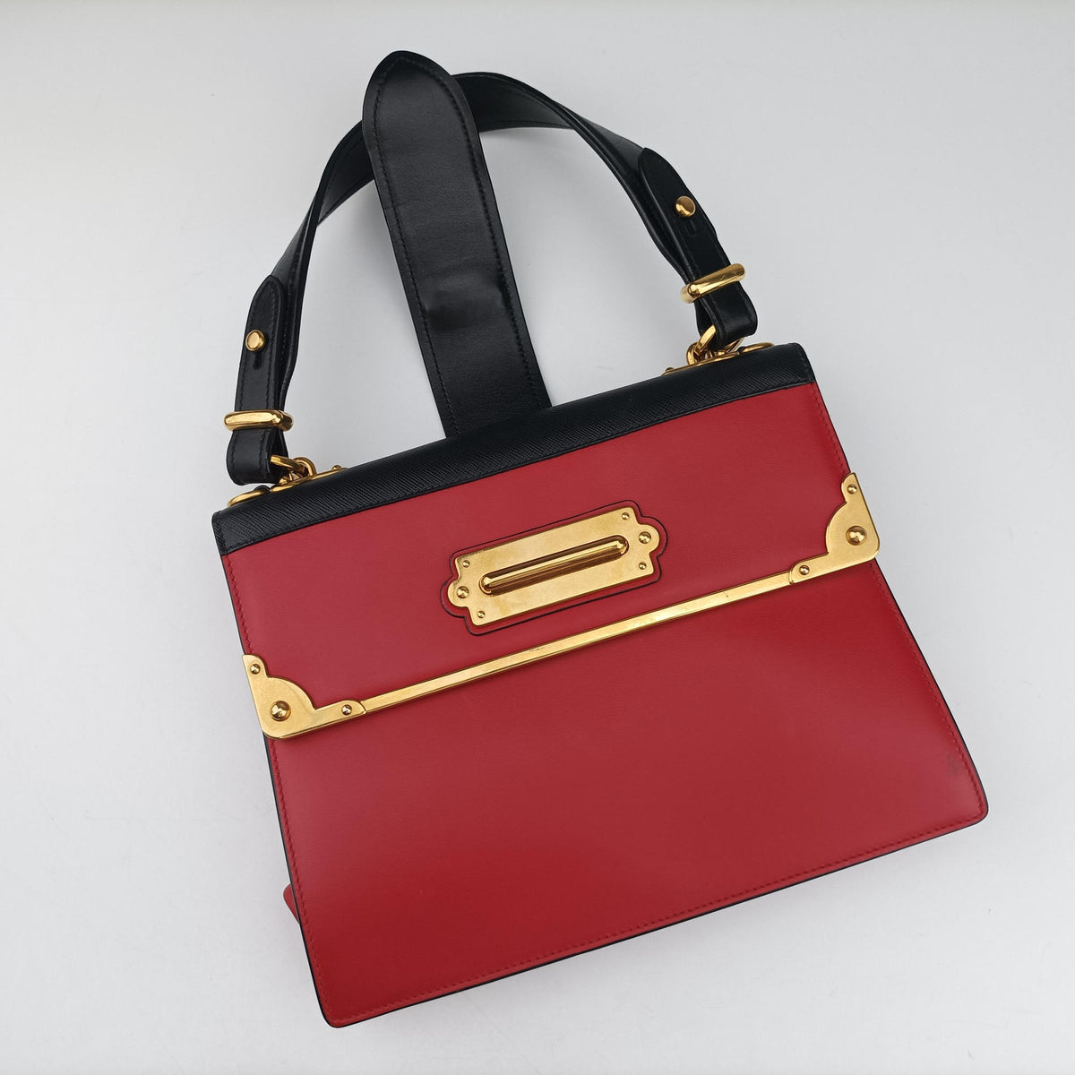 Pre-owned Prada Cahier Red×Black Leather 1BA070 handbag | stylenewstar
