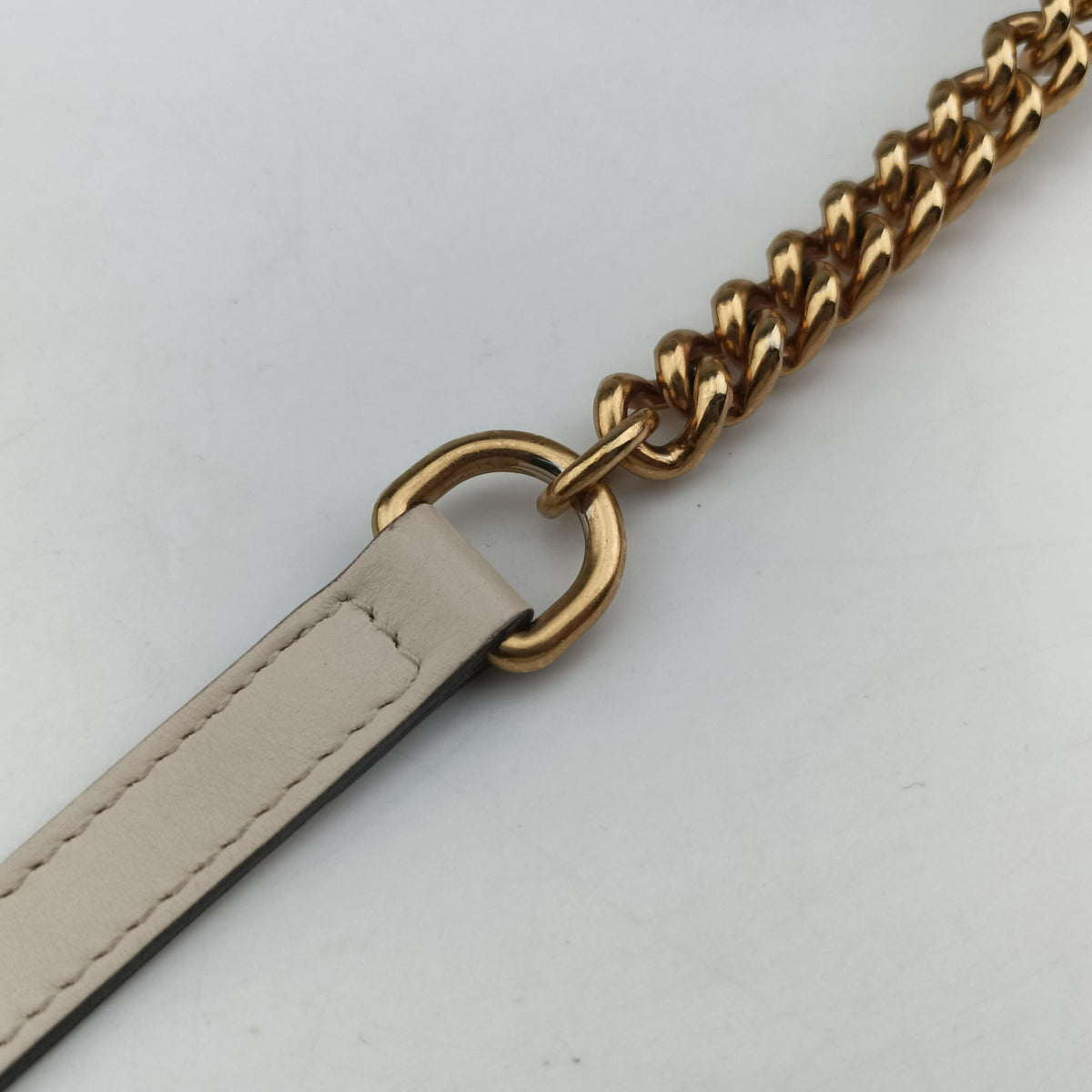 Secondhand Gucci GG Marmont White Leather 447632 shoulderbag | stylenewstar