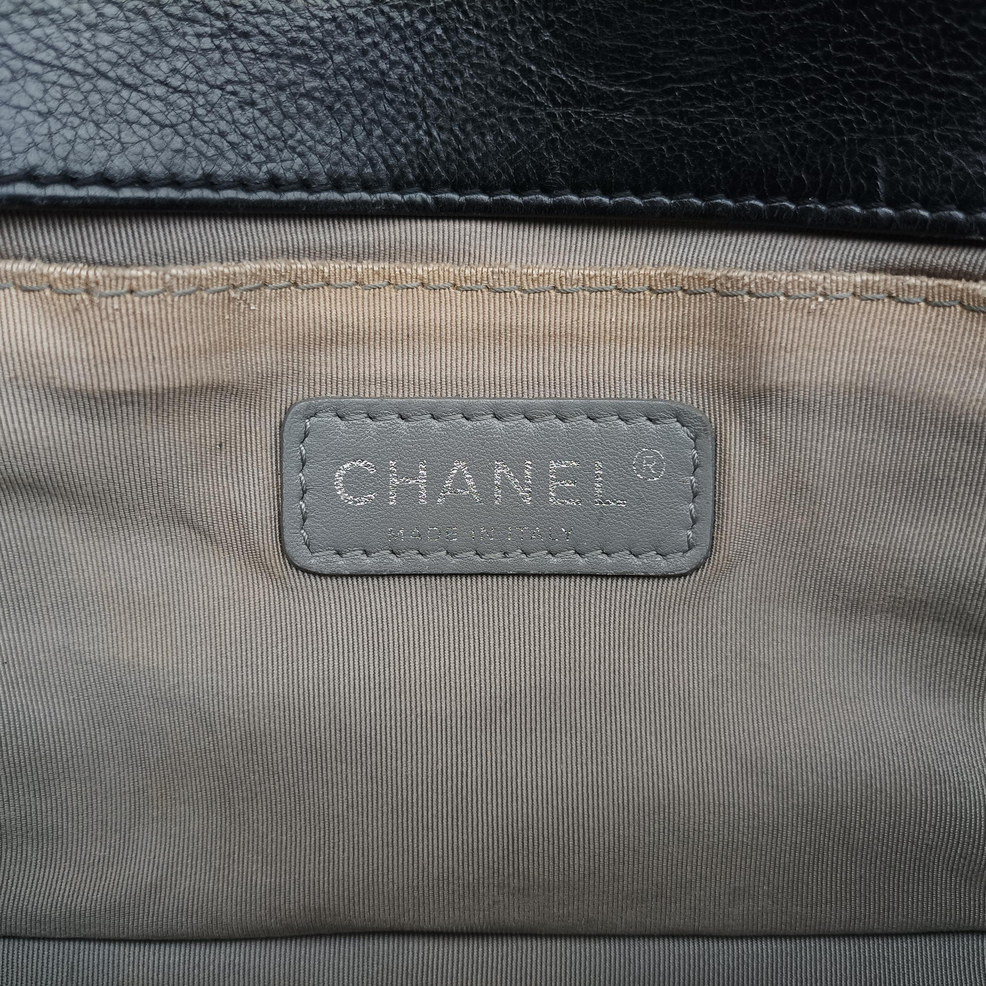 Vintage Chanel BOY CHANEL Black Leather A92105 shoulderbag | stylenewstar