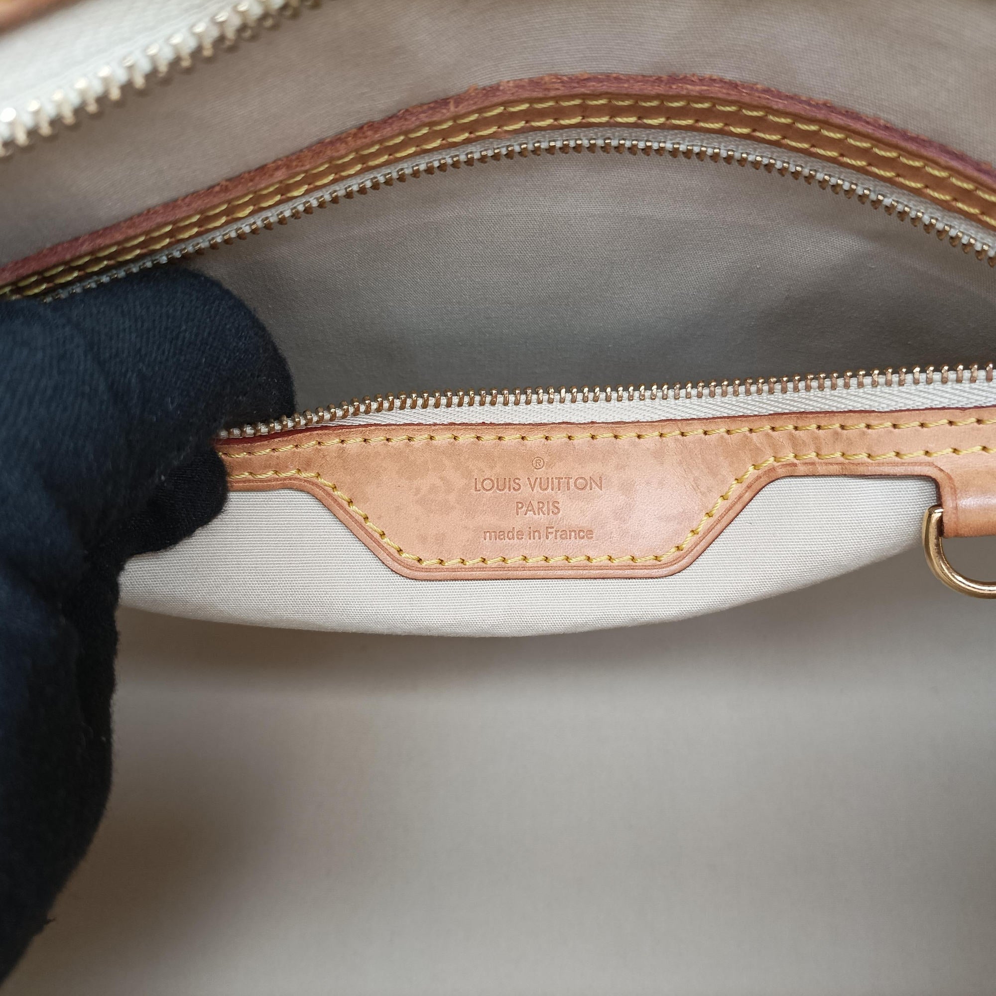 Pre-owned Louis Vuitton Brea MM Dunne Vernis M90180 shoulderbag | stylenewstar