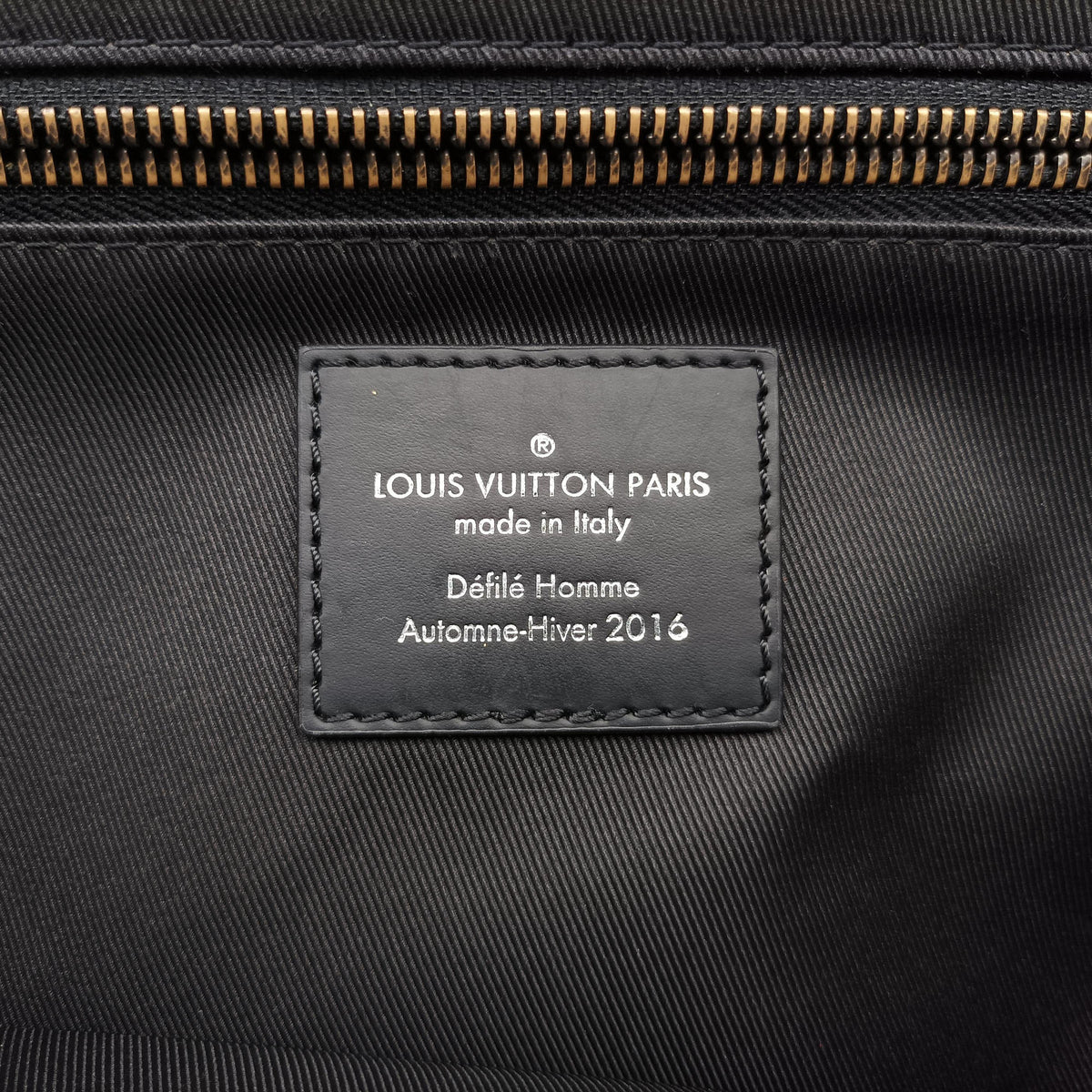 Vintage Louis Vuitton Messenger Voyage PM Noir Monogram Eclipse M40511 shoulderbag | stylenewstar