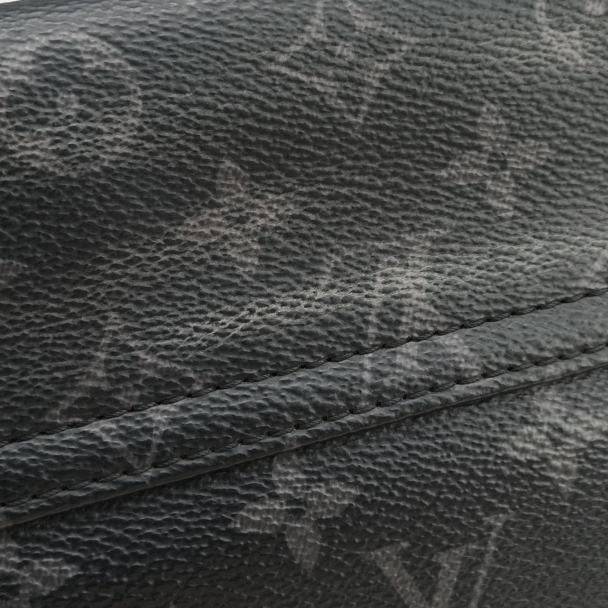 Vintage Louis Vuitton Messenger Voyage PM Noir Monogram Eclipse M40511 shoulderbag | stylenewstar