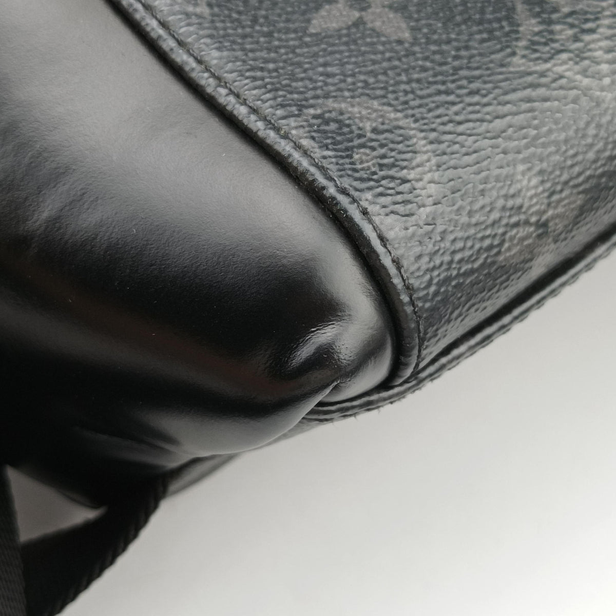 Vintage Louis Vuitton Messenger Voyage PM Noir Monogram Eclipse M40511 shoulderbag | stylenewstar