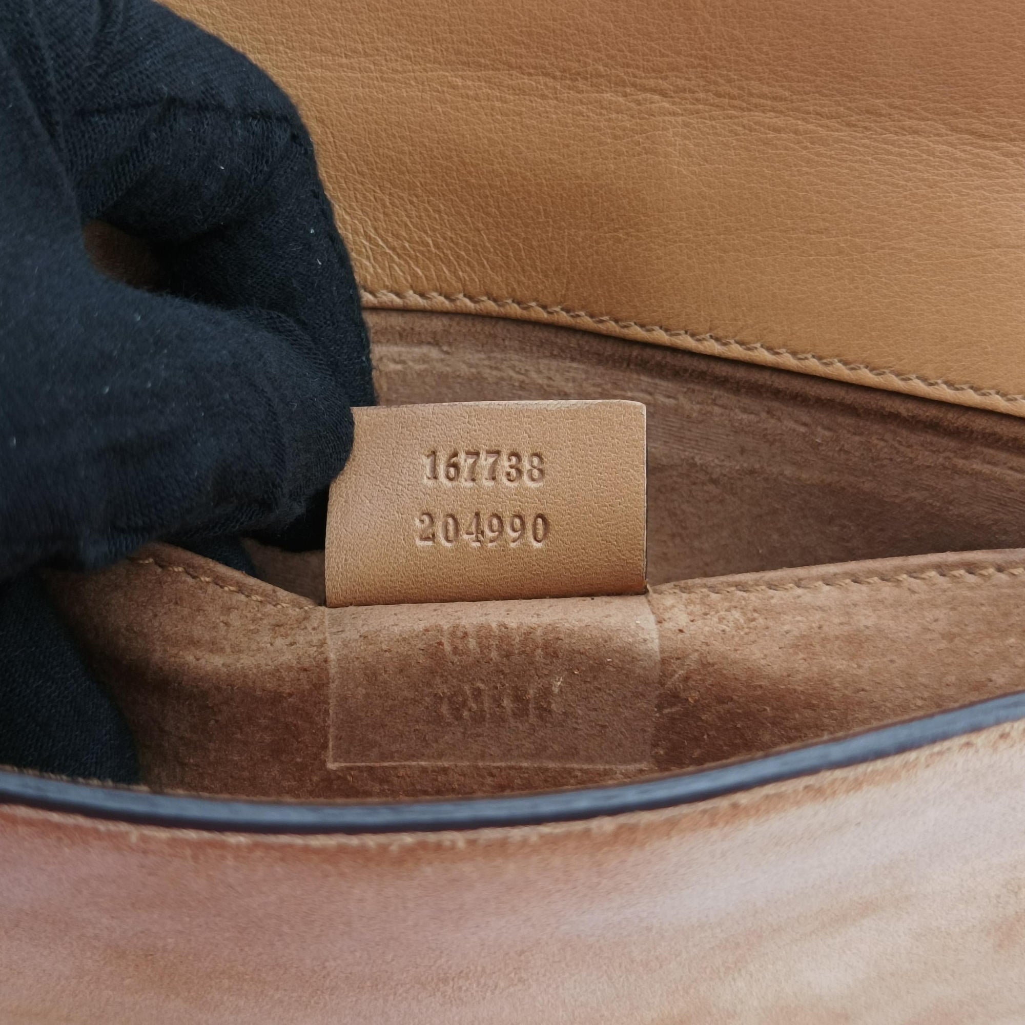 Vintage Gucci Romy Beige Suede 167738 clutchbag | stylenewstar