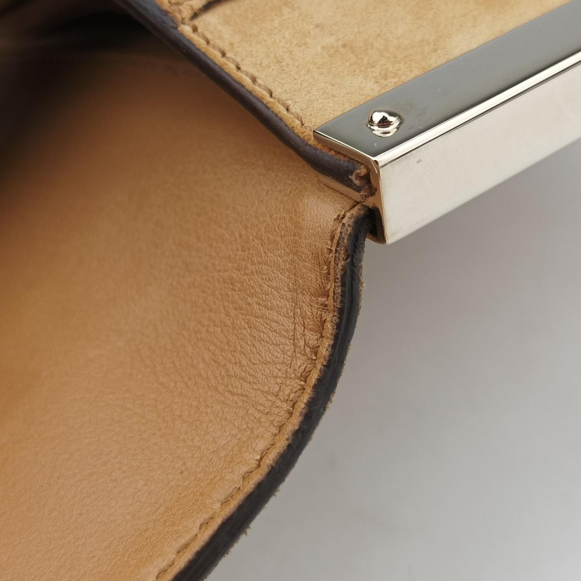 Vintage Gucci Romy Beige Suede 167738 clutchbag | stylenewstar
