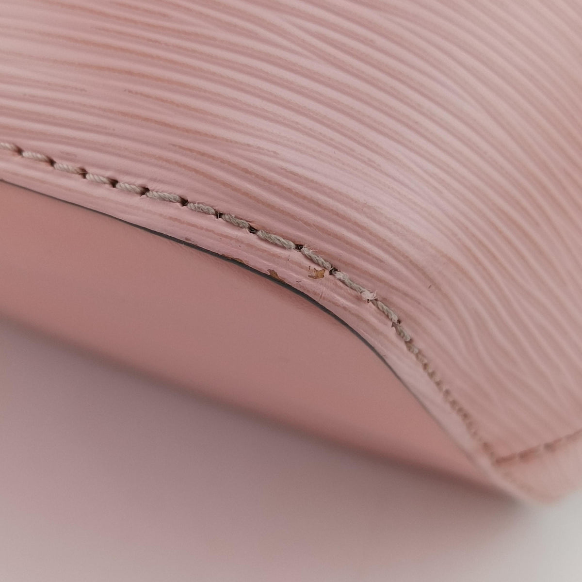 Secondhand Louis Vuitton NeoNoe Rose Valerine Epi M54370 shoulderbag | stylenewstar