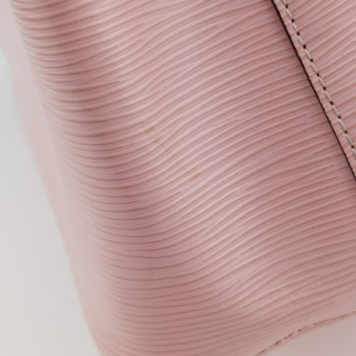 Secondhand Louis Vuitton NeoNoe Rose Valerine Epi M54370 shoulderbag | stylenewstar
