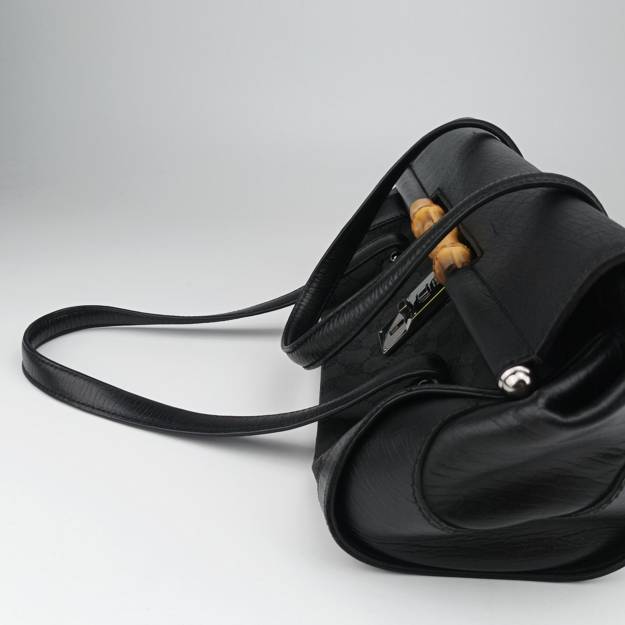 Pre-owned Gucci Bamboo Bullet Black Canvas × Leather 111713 shoulderbag | stylenewstar