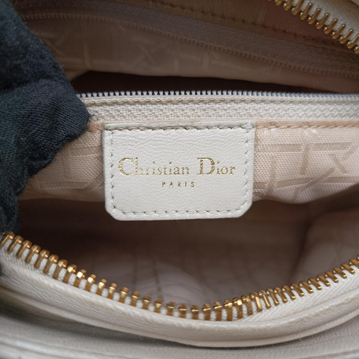 Pre-owned Christian Dior Lady Dior White lambskin  shoulderbag | stylenewstar