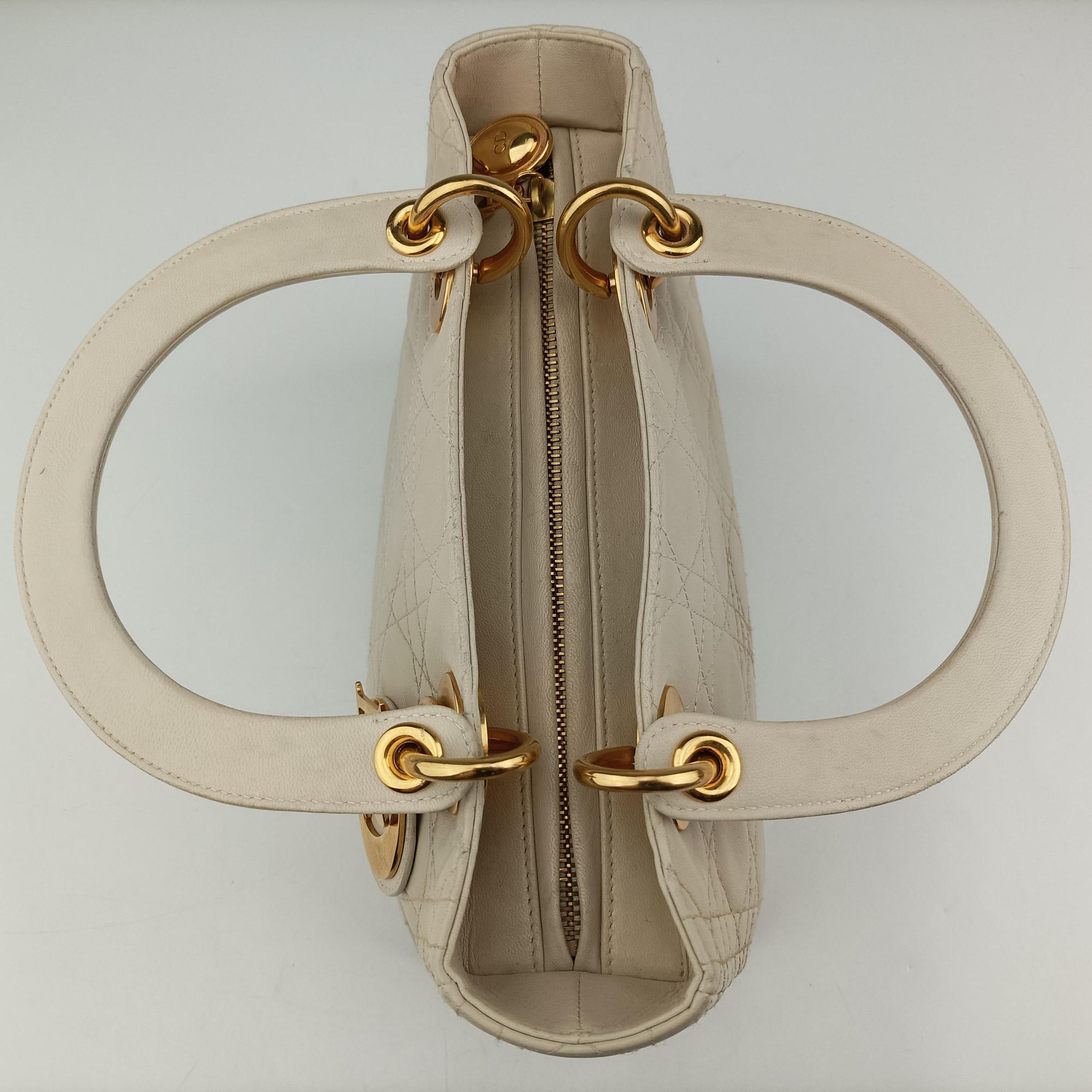 Pre-owned Christian Dior Lady Dior White lambskin  shoulderbag | stylenewstar