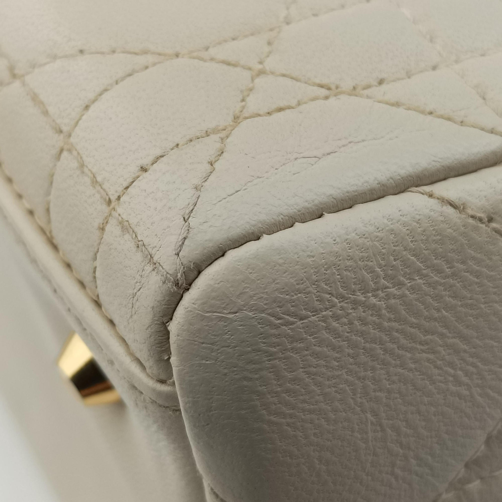 Pre-owned Christian Dior Lady Dior White lambskin  shoulderbag | stylenewstar
