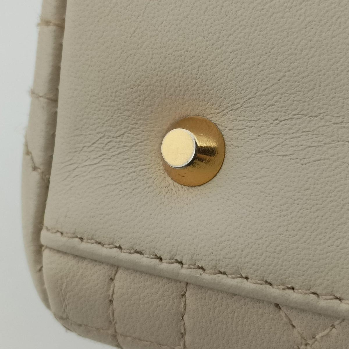 Pre-owned Christian Dior Lady Dior White lambskin  shoulderbag | stylenewstar