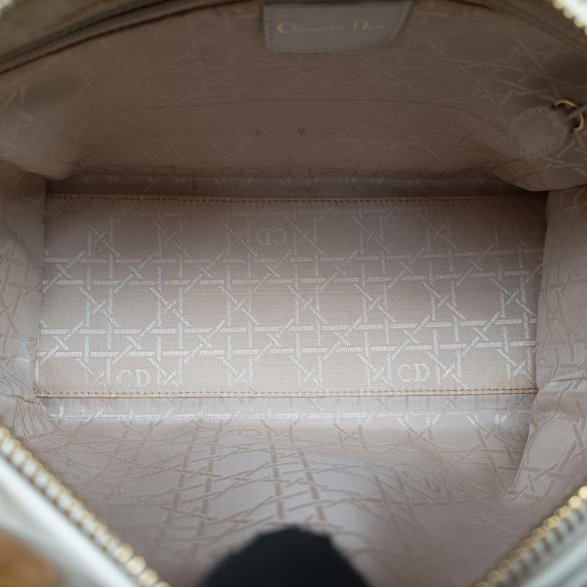 Pre-owned Christian Dior Lady Dior White lambskin  shoulderbag | stylenewstar