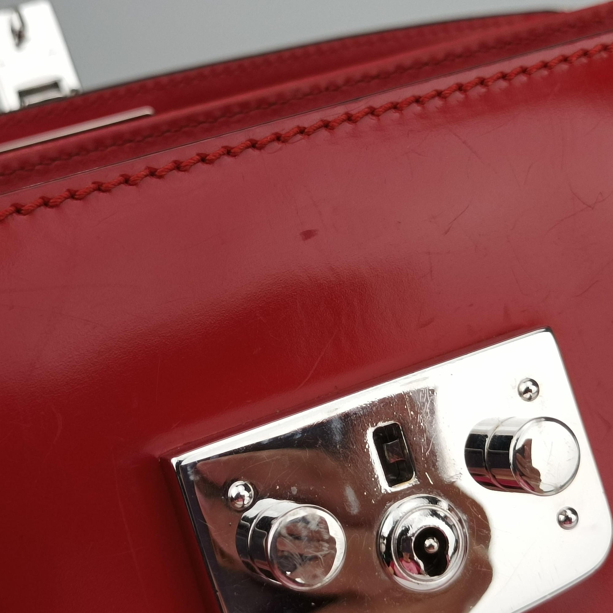 Pre-owned Gucci Bamboo Red Leather 331830 handbag | stylenewstar