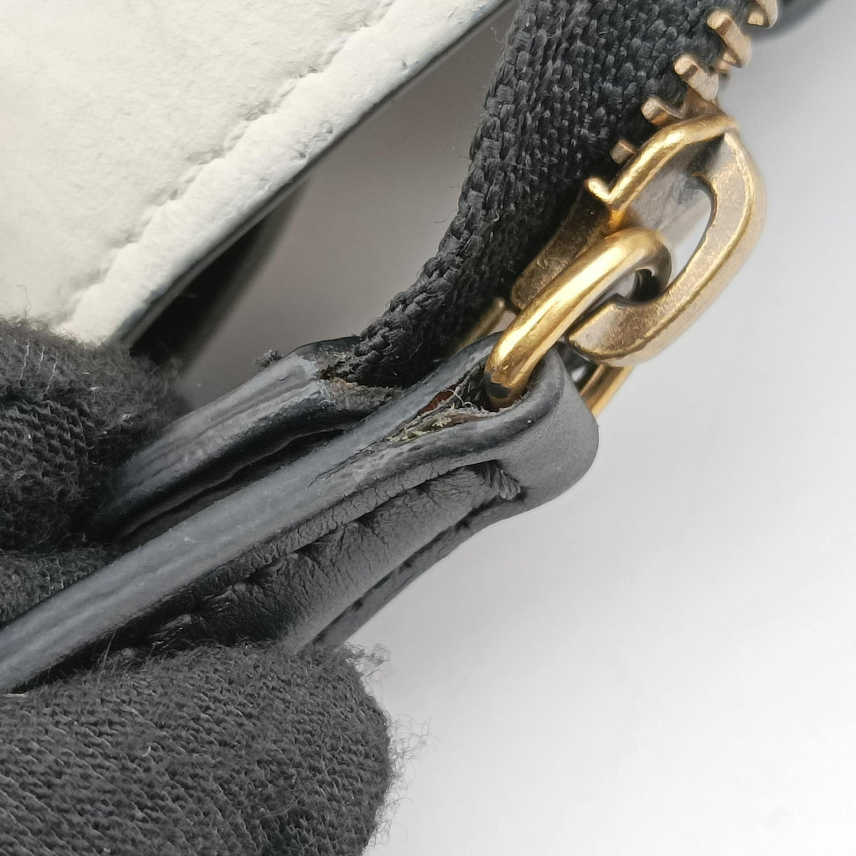 Pre-owned Celine luggage nano shopper Beige×white×black Leather  shoulderbag | stylenewstar