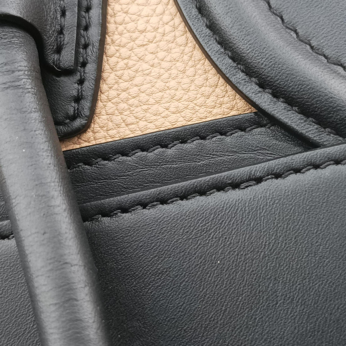 Pre-owned Celine luggage nano shopper Beige×white×black Leather  shoulderbag | stylenewstar
