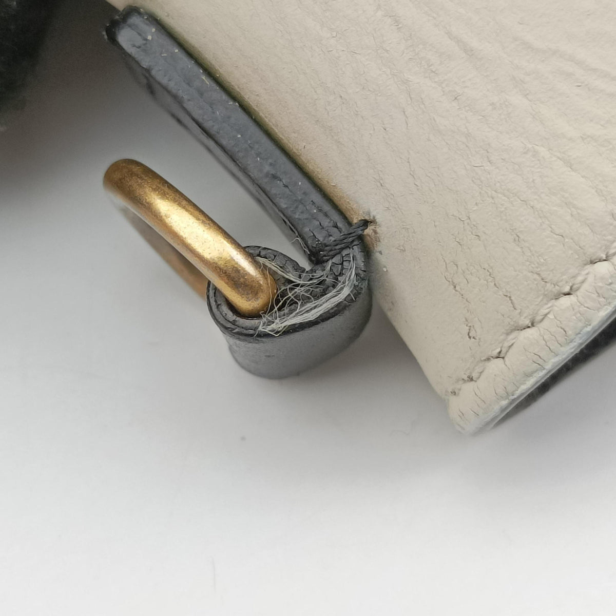 Pre-owned Celine luggage nano shopper Beige×white×black Leather  shoulderbag | stylenewstar