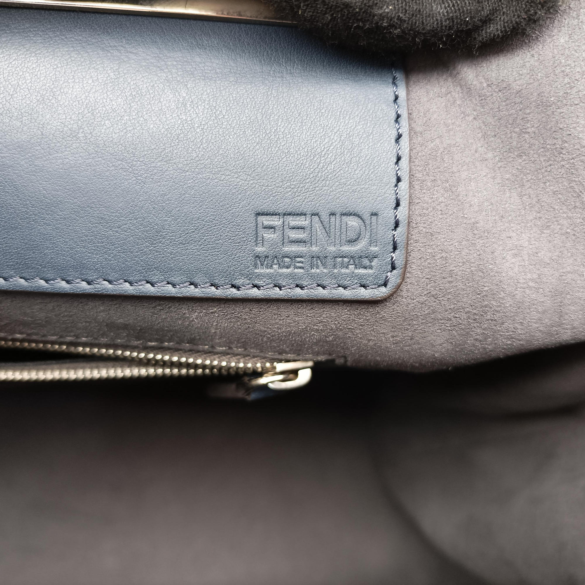 Pre-owned Fendi Troisjours Navy × Blue Leather 8BH272 shoulderbag | stylenewstar