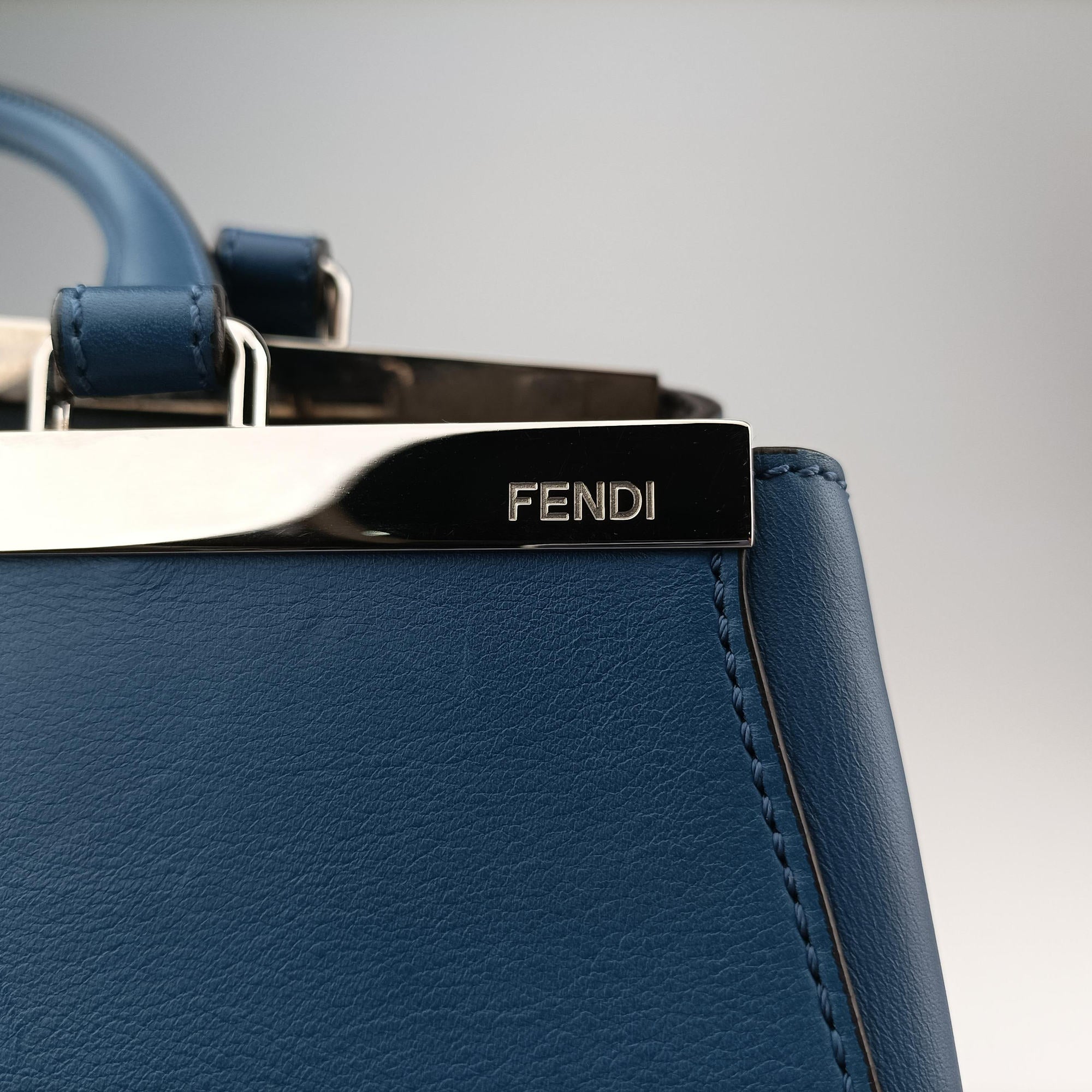 Pre-owned Fendi Troisjours Navy × Blue Leather 8BH272 shoulderbag | stylenewstar