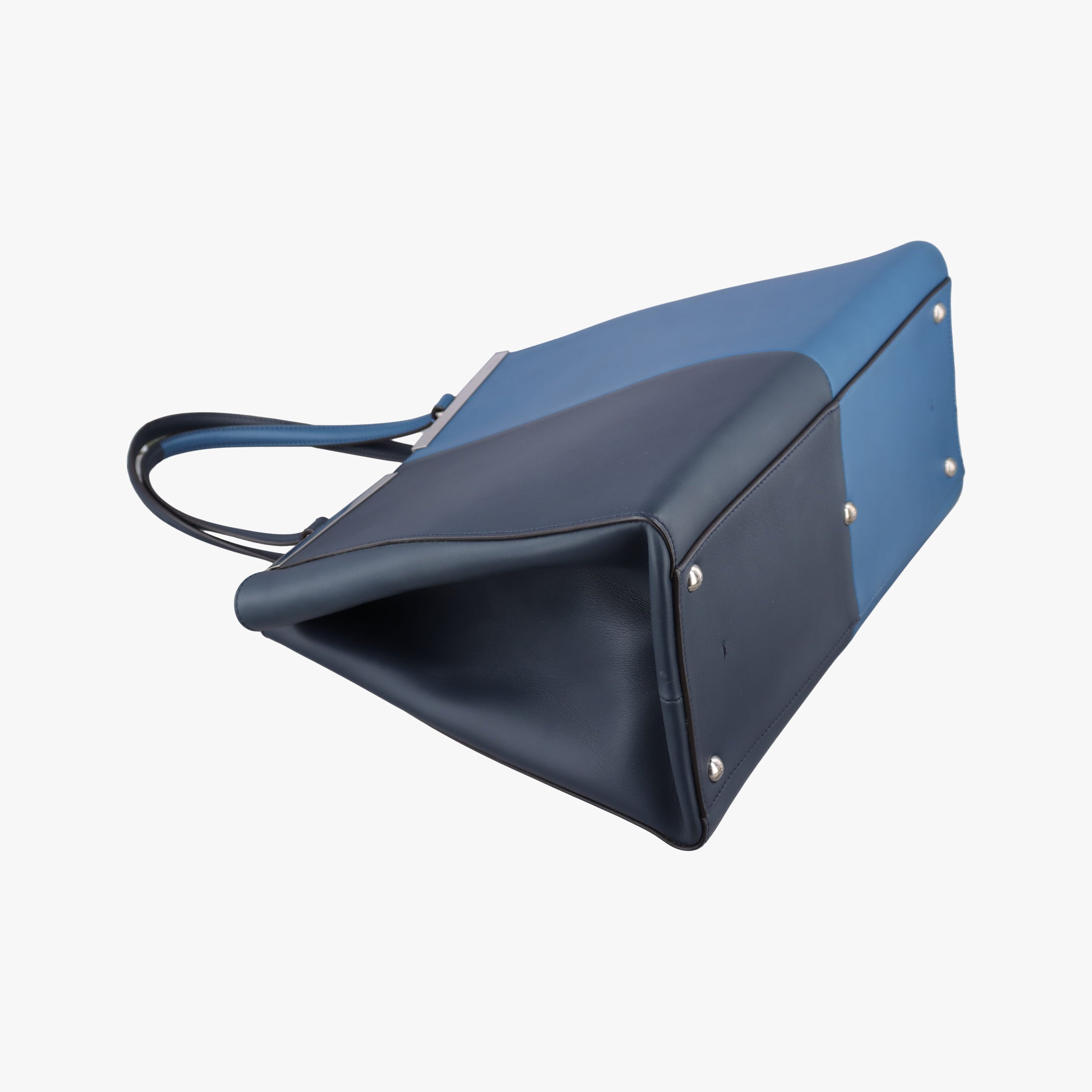 Pre-owned Fendi Troisjours Navy × Blue Leather 8BH272 shoulderbag | stylenewstar