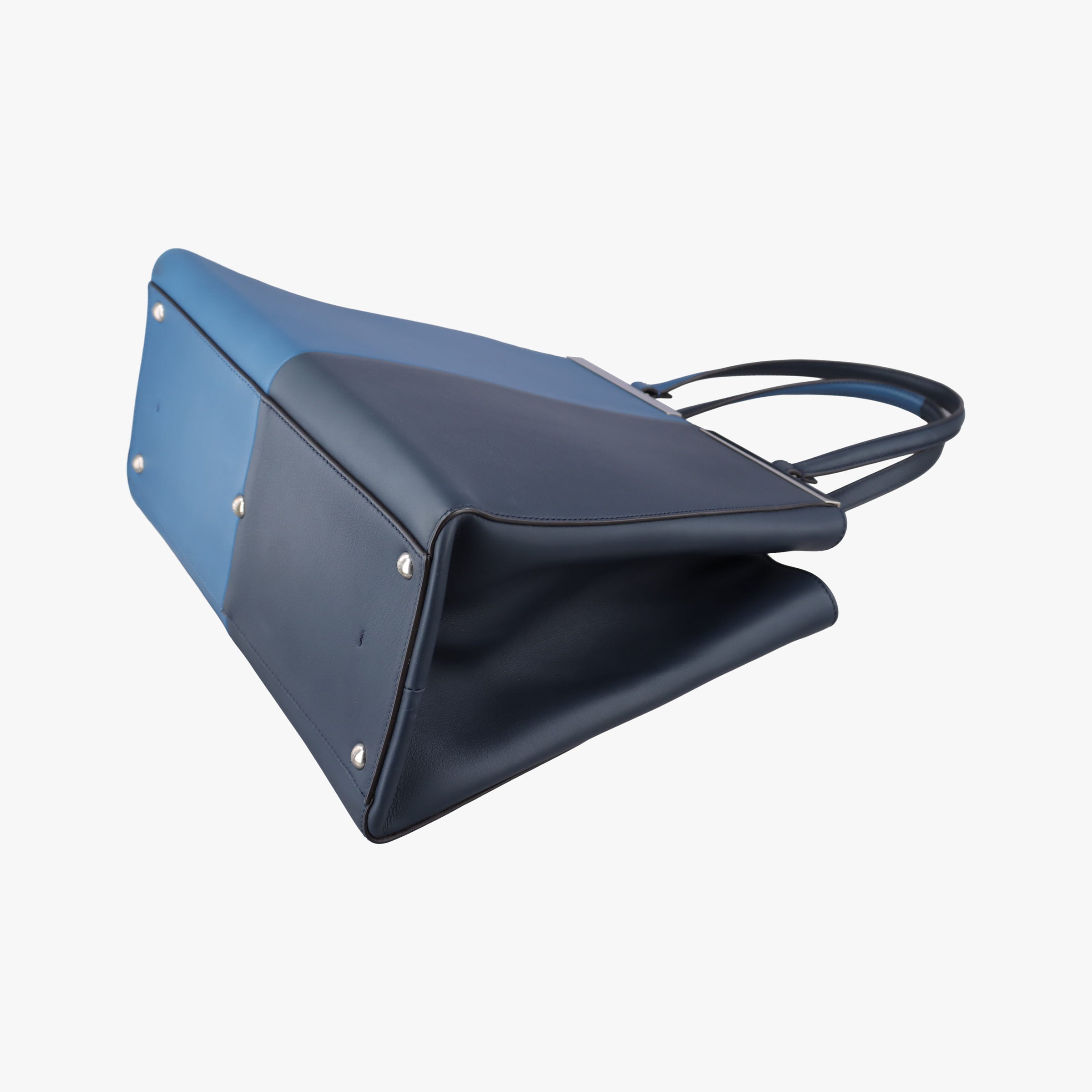 Pre-owned Fendi Troisjours Navy × Blue Leather 8BH272 shoulderbag | stylenewstar